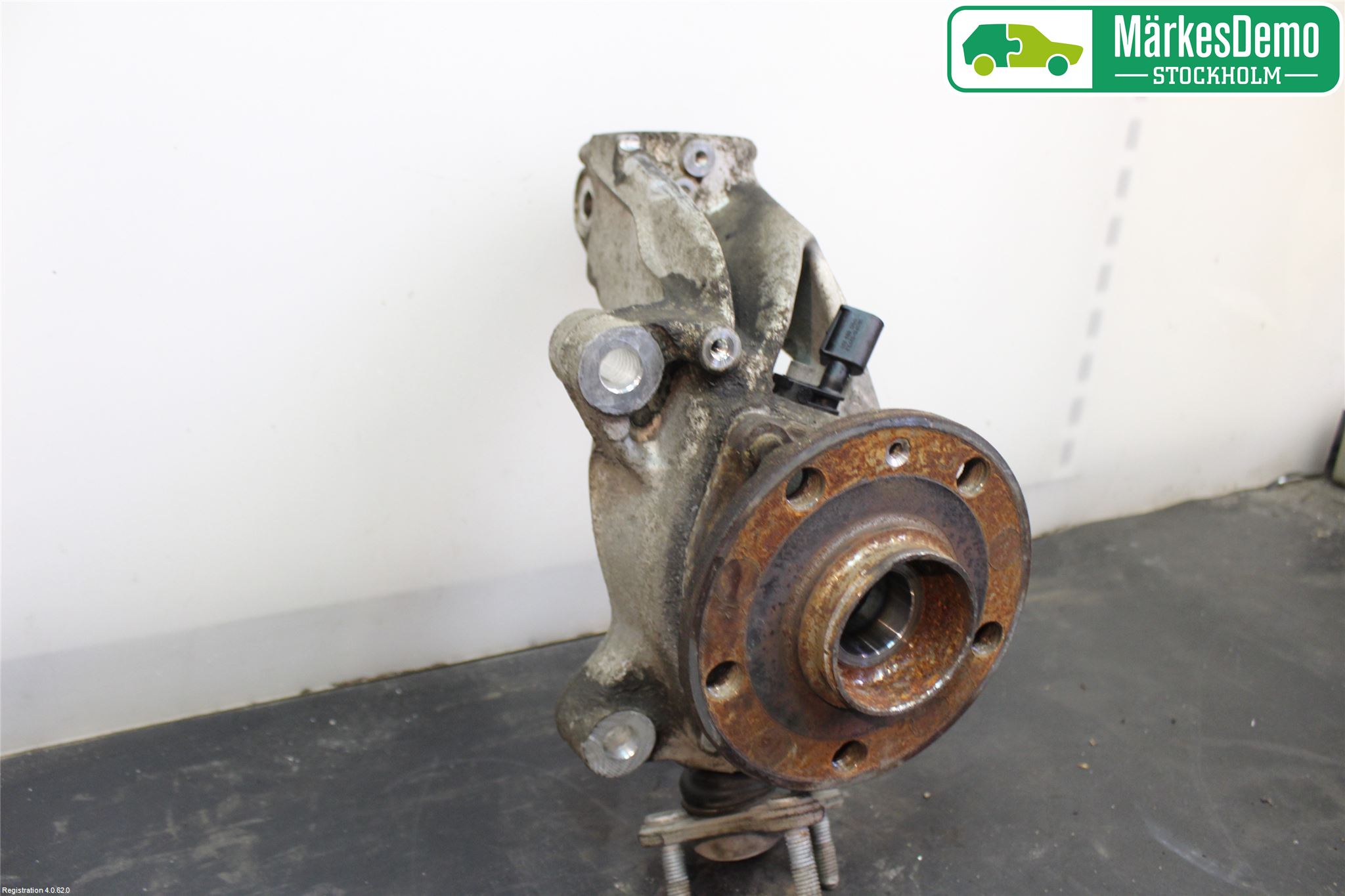 Volkswagen VW PASSAT 15-19 Styrspindel Lagerhus Vä