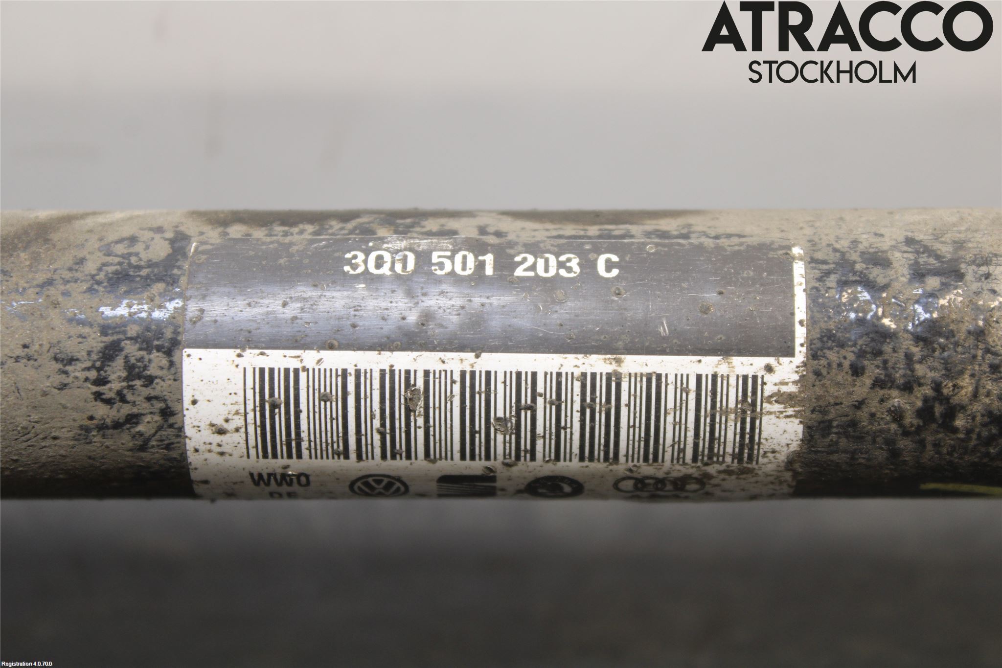 Volkswagen VW PASSAT 15-19 Drivaxel Bak Vänster