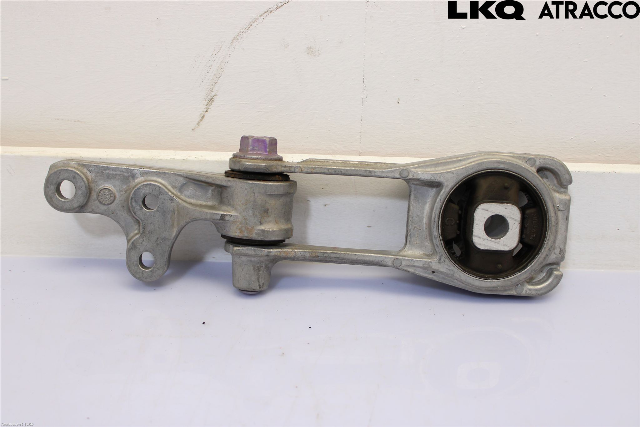 Toyota YARIS XP21 20- Motorfäste