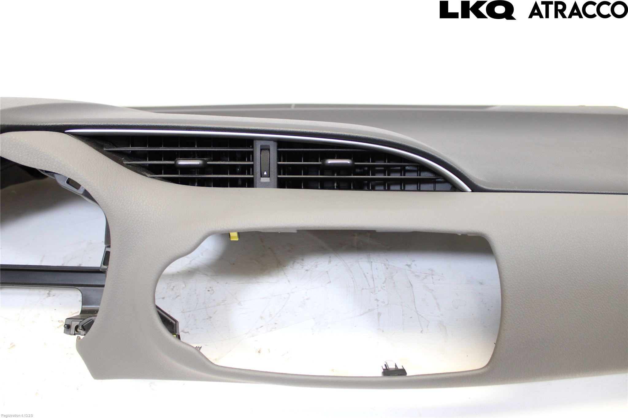 Toyota YARIS XP130 15-20 Instrumentbräda