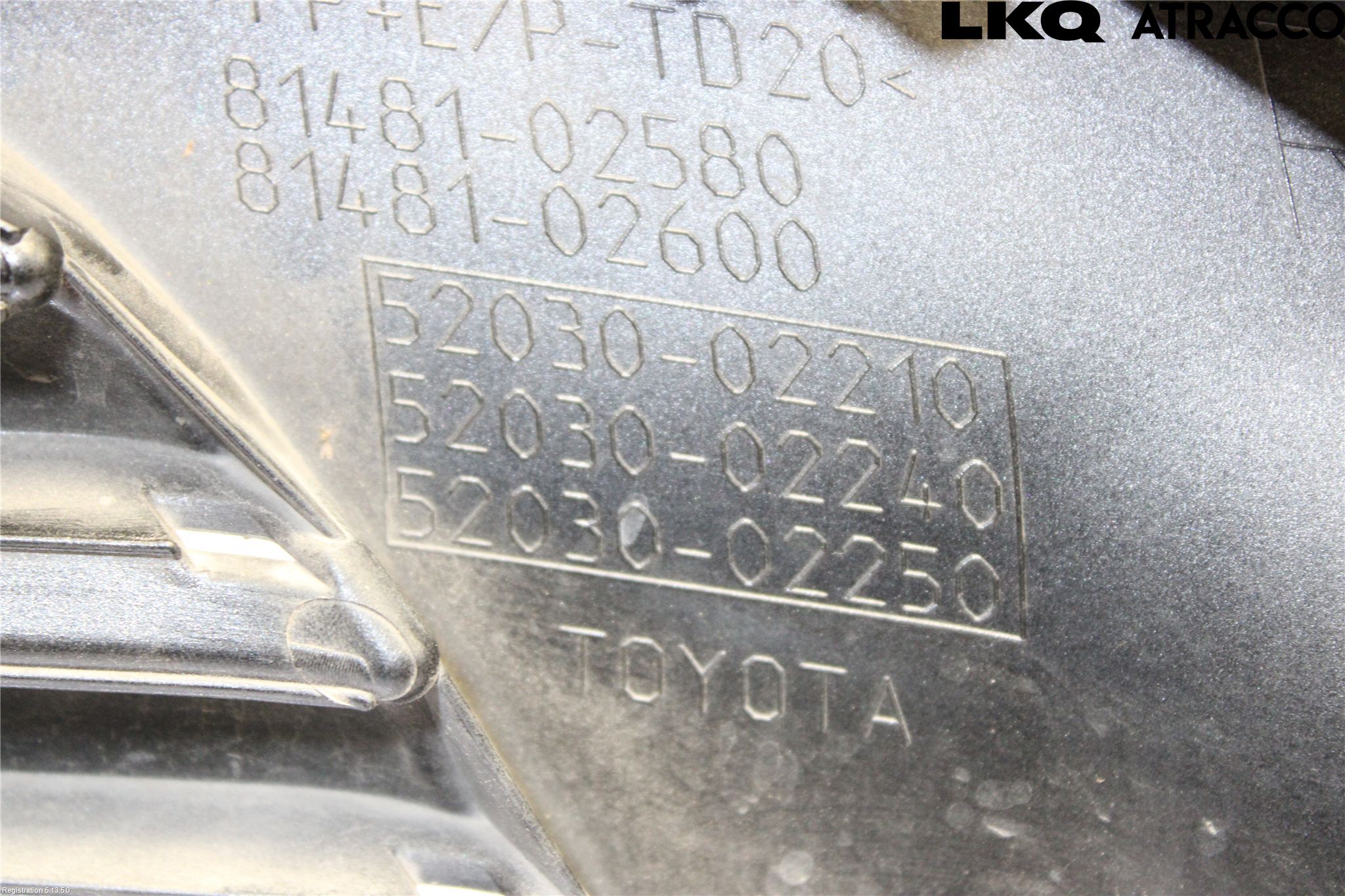 Toyota AURIS 13-19 Dimljussarg Fram