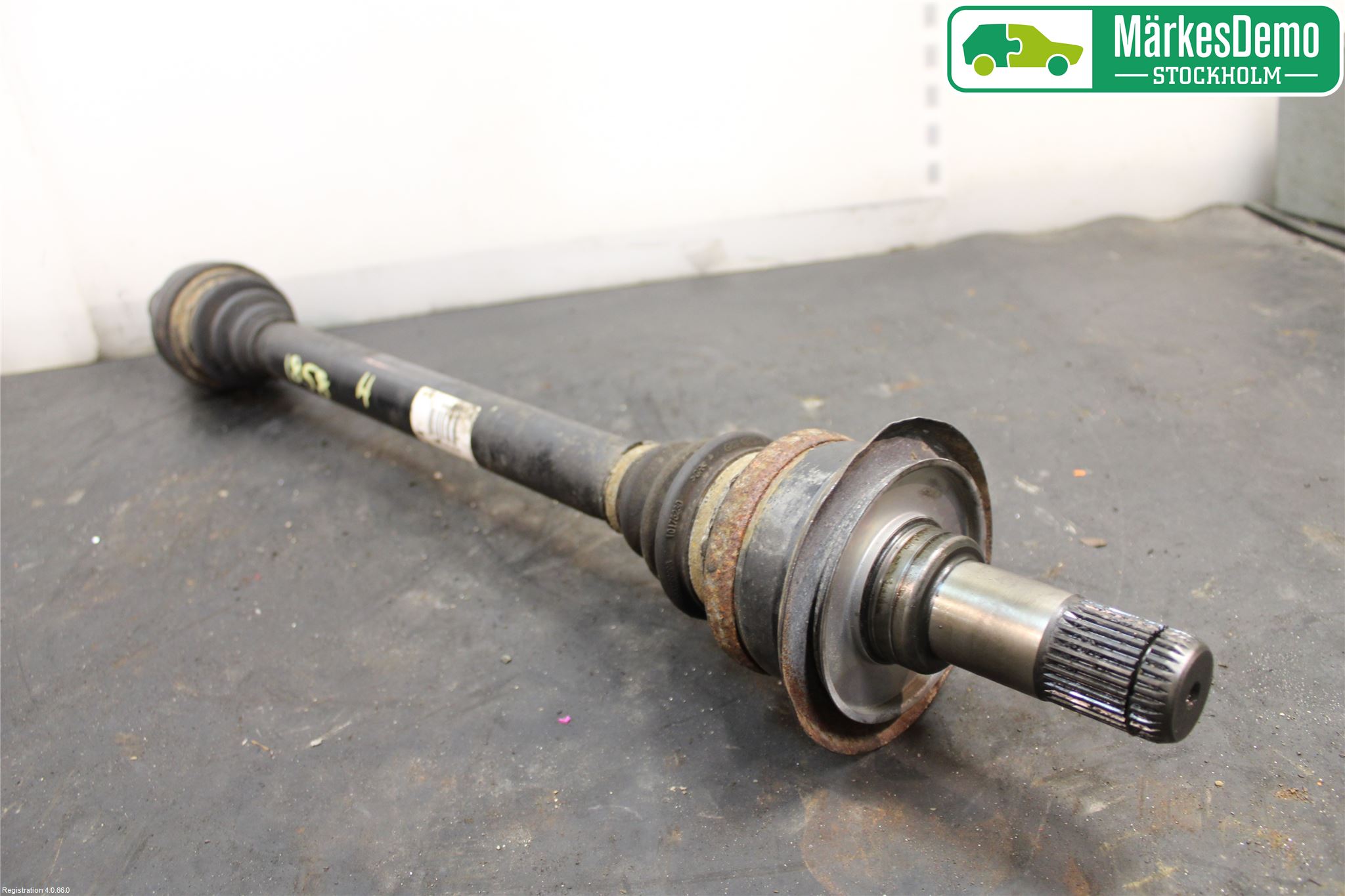 BMW 5 F10/F11/F18 09-17 Drivaxel Bak Höger