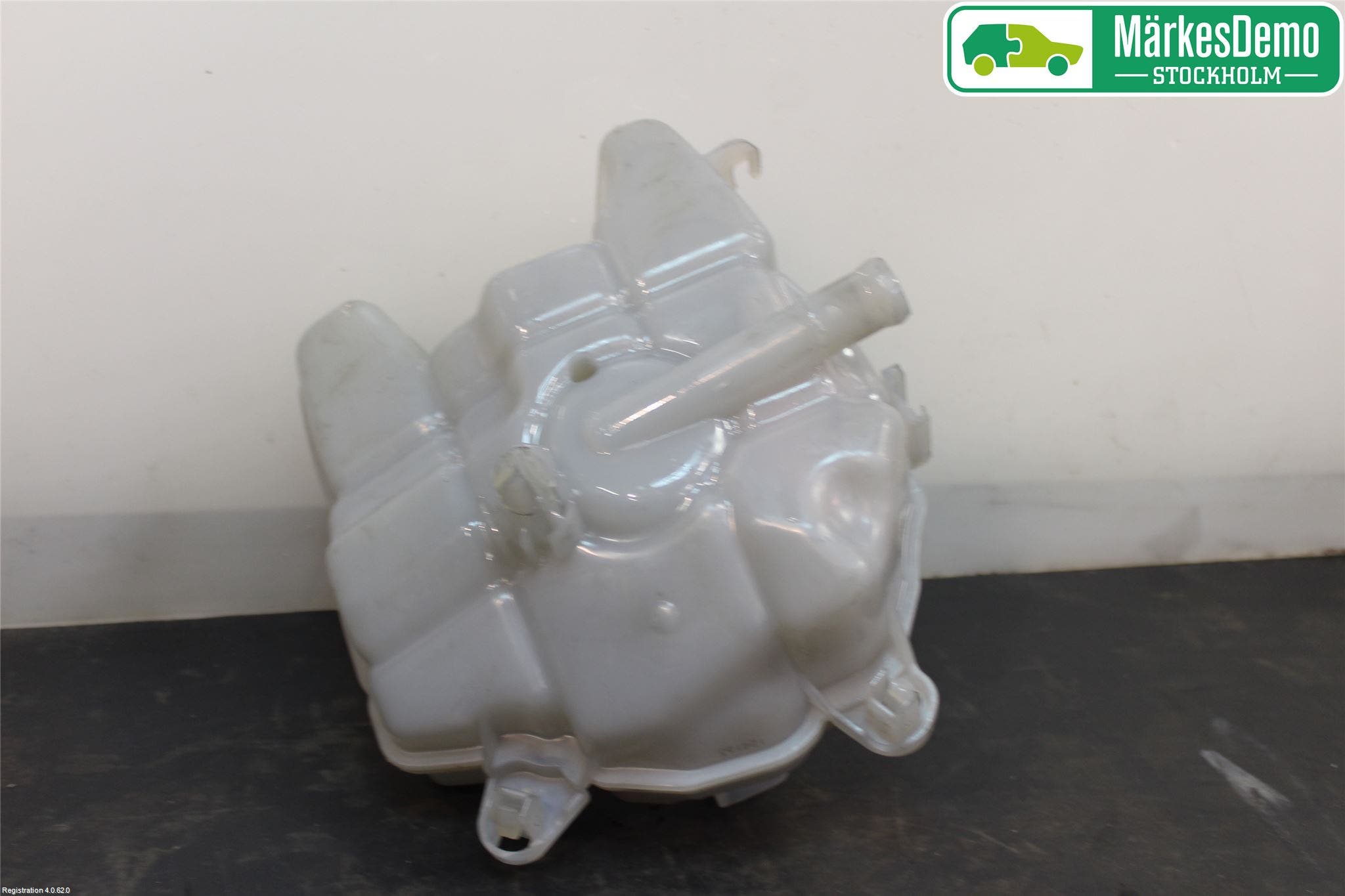 Volkswagen VW PASSAT 15-19 Expansionstank