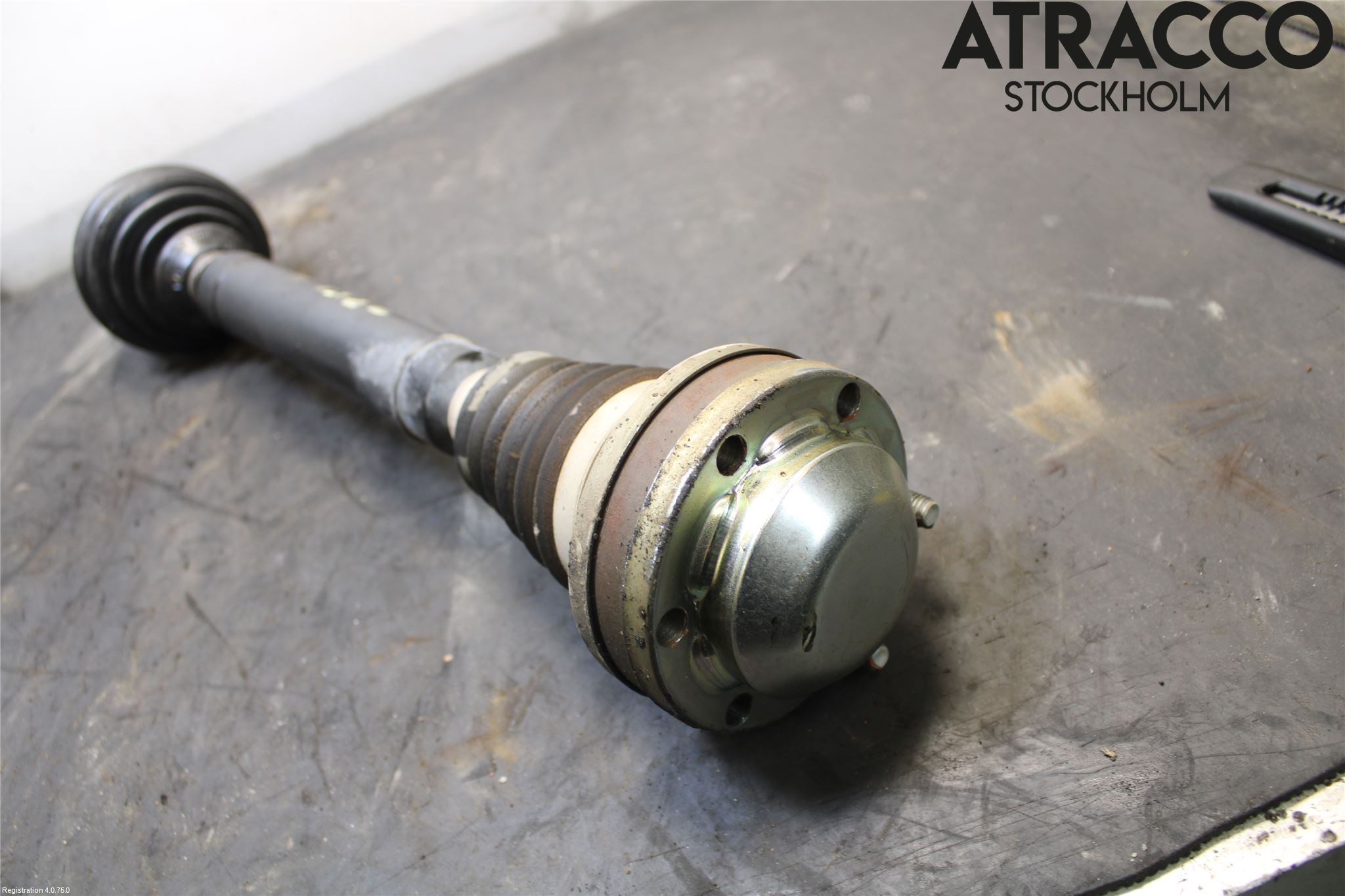 Volkswagen VW CADDY 11-15 Drivaxel Fram Höger