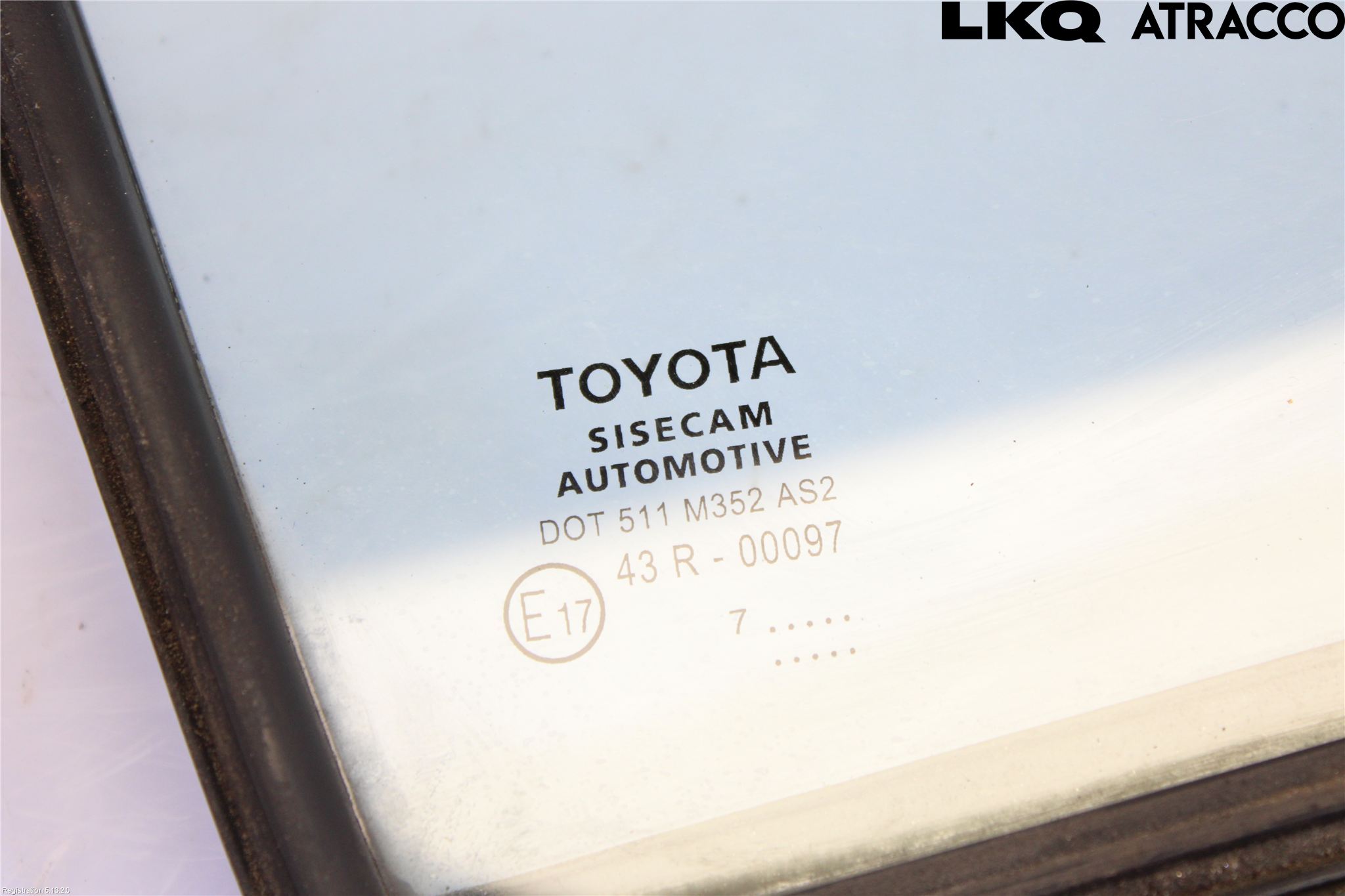 Toyota YARIS XP130 15-20 Dörruta Fram Lilla Hö