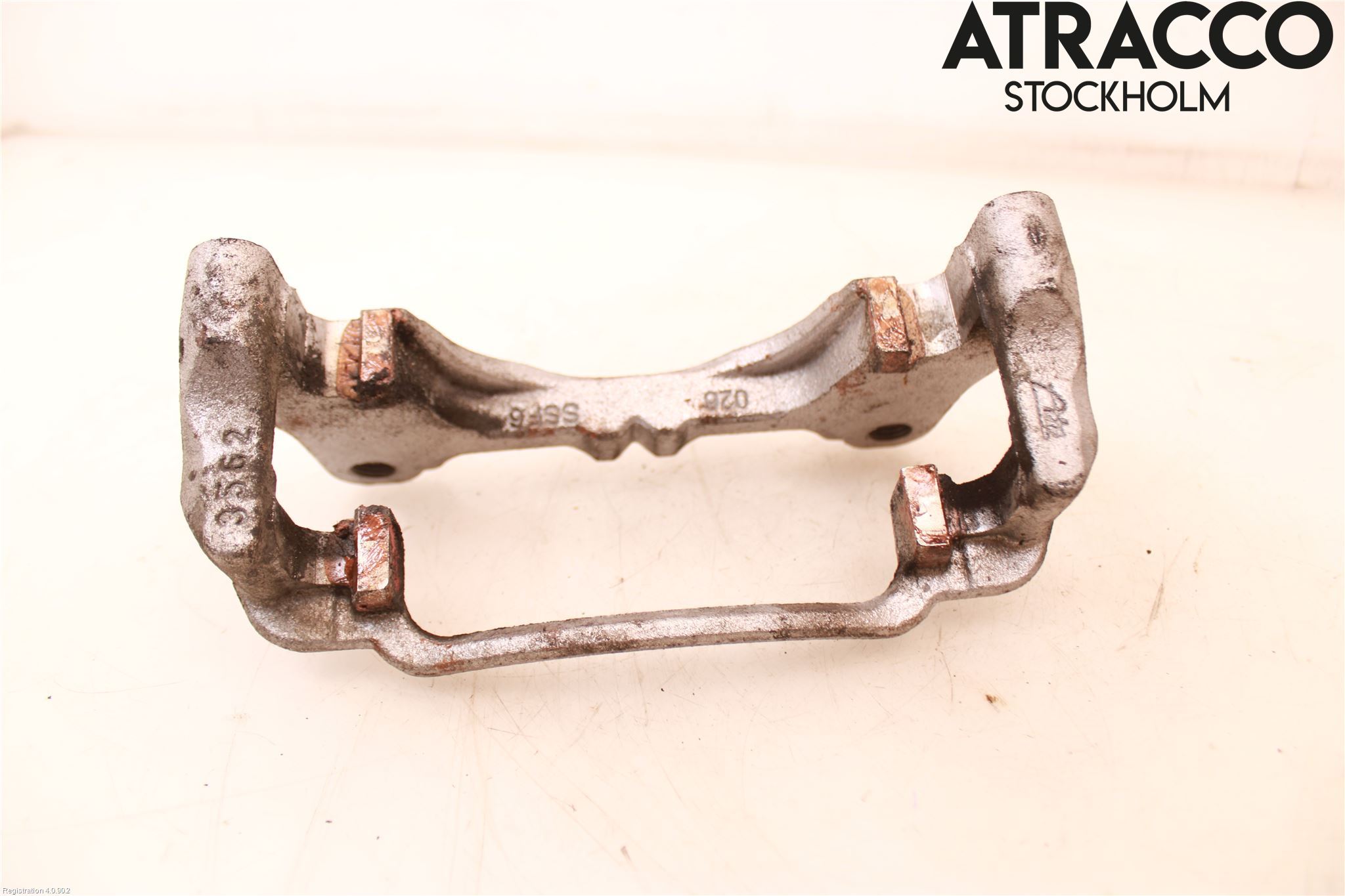 MG 4 23- Bromsokshållare