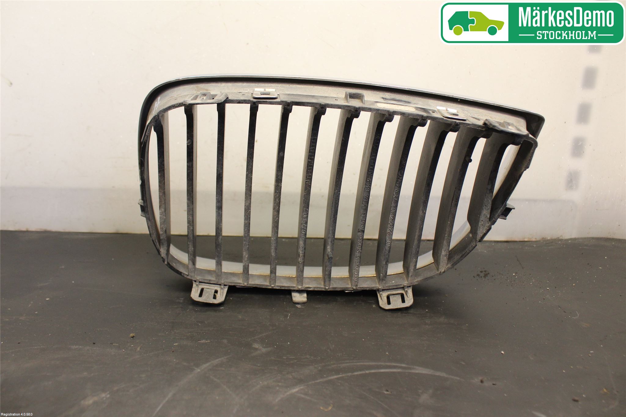 BMW 1 E87/81 5D/3D 03-11 Grilldel Höger