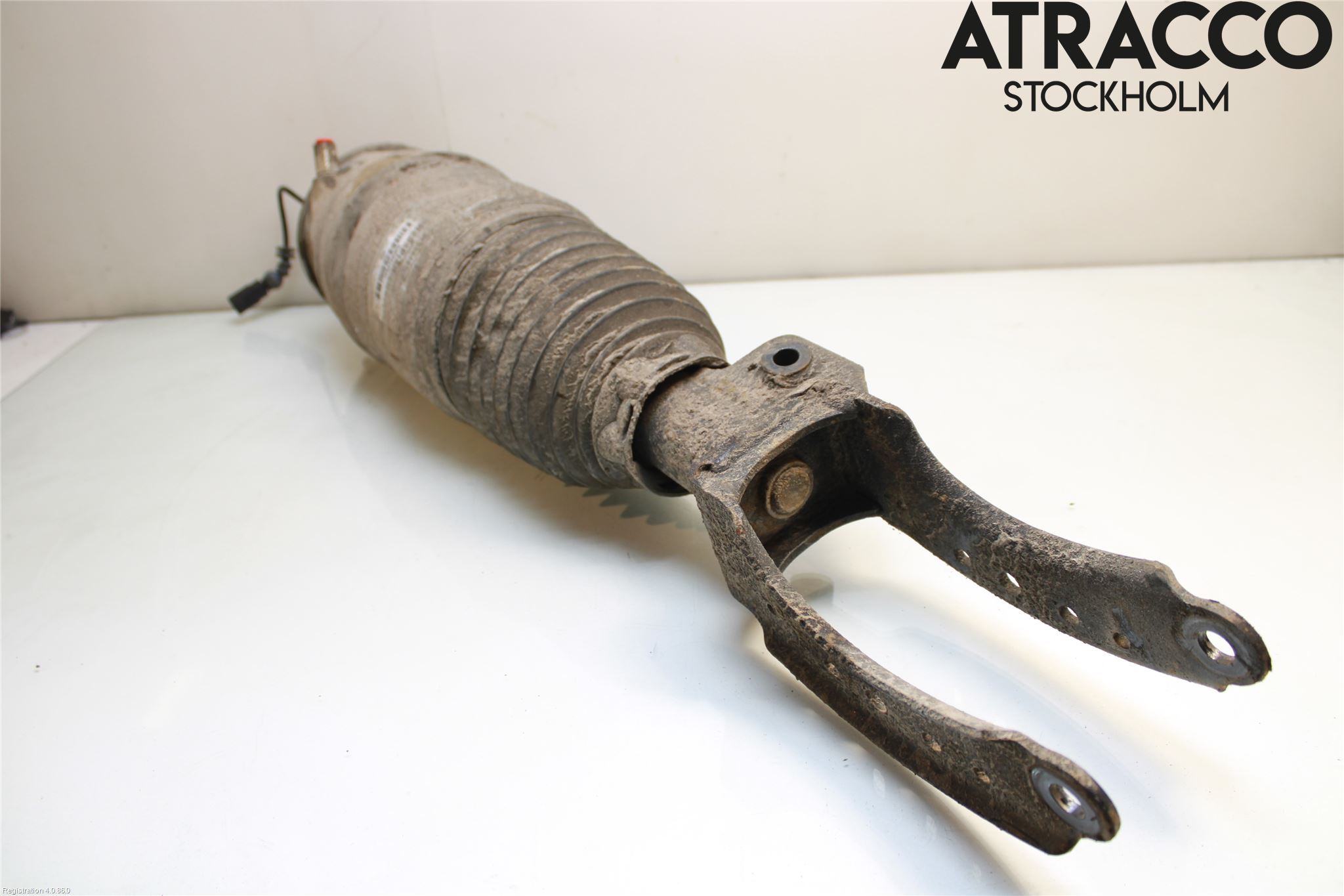 Volkswagen VW TOUAREG 7P 11-18 Fjäderben Fram Höger