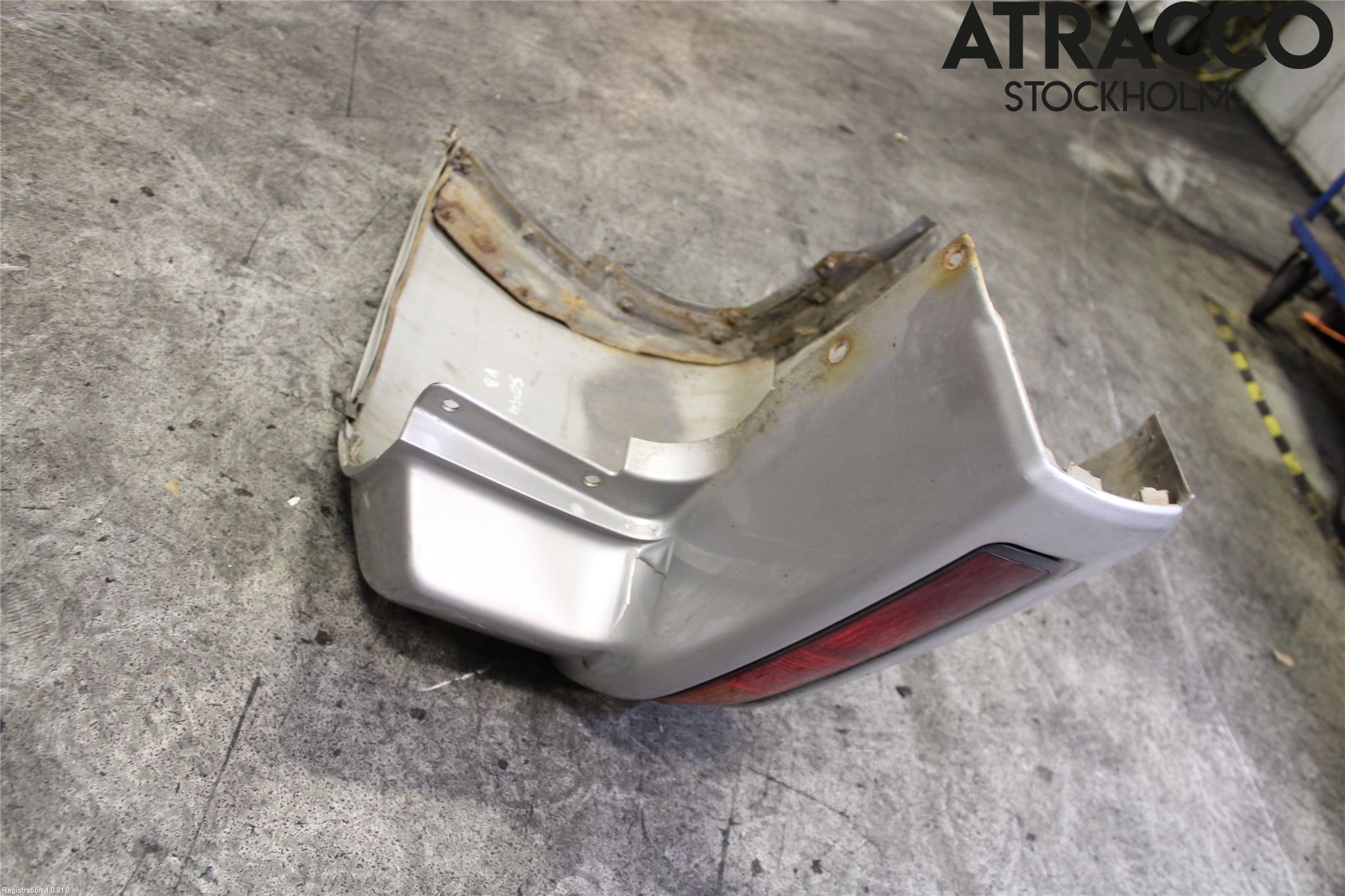 Mitsubishi PAJERO  99-06 Stötfångardel Bak Vä