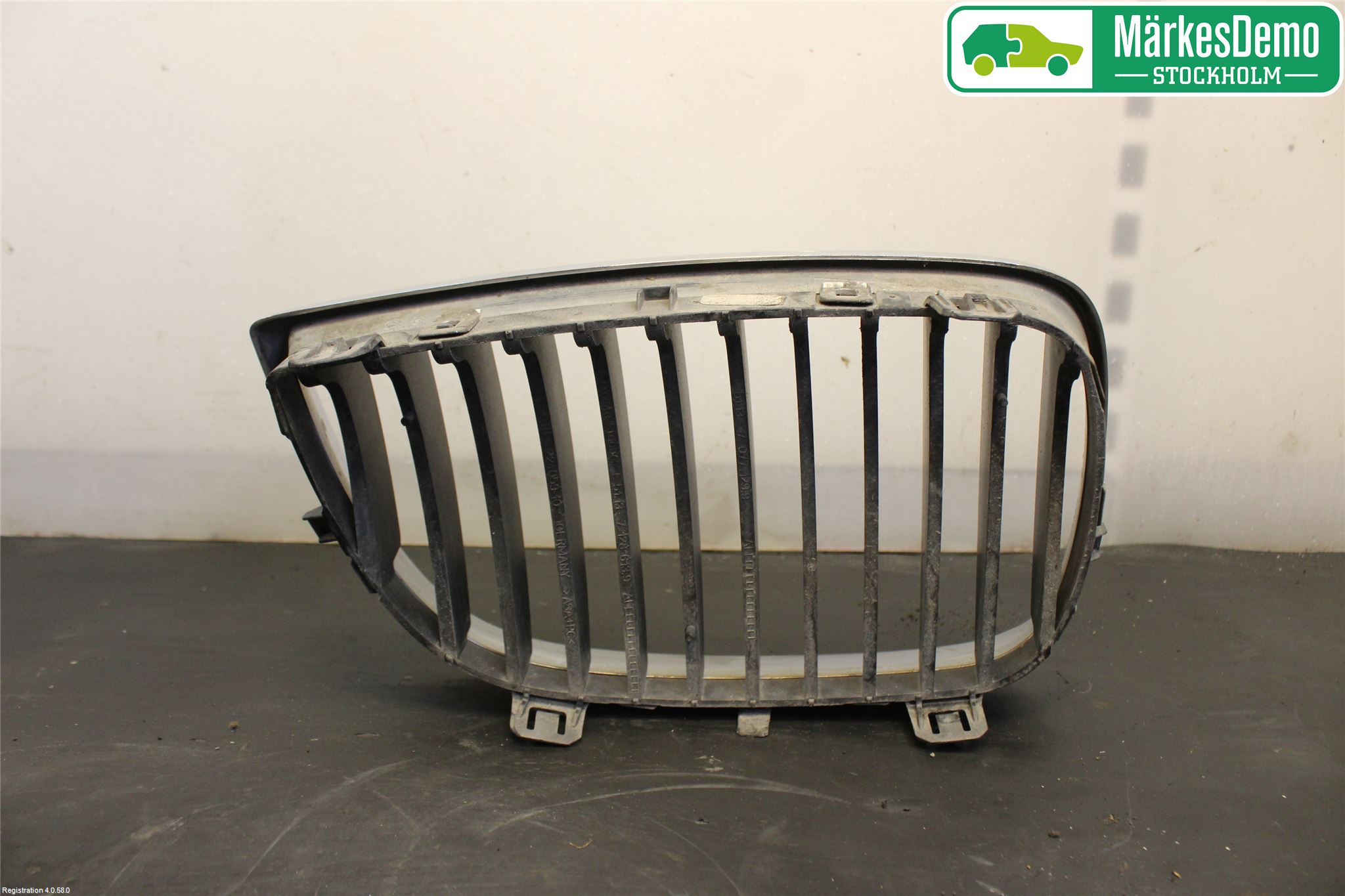BMW 1 E87/81 5D/3D 03-11 Grilldel Vänster