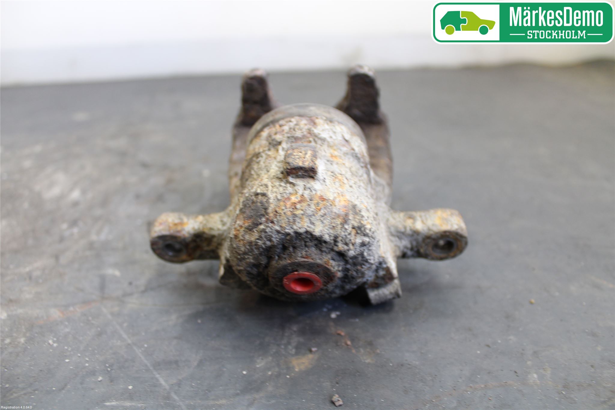 BMW 1 E87/81 5D/3D 03-11 Bromsok Bak Vänster