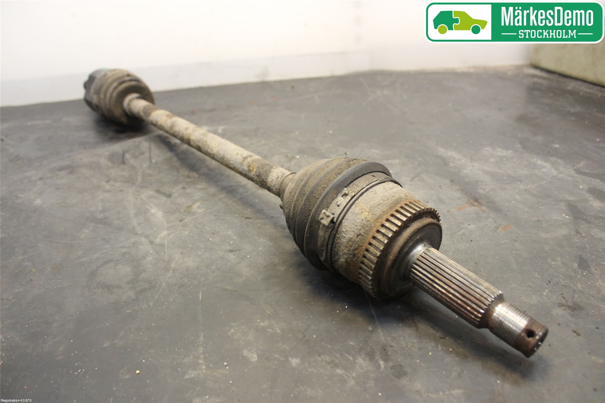 Kia SPORTAGE (JE) 05-10 Drivaxel Fram Höger