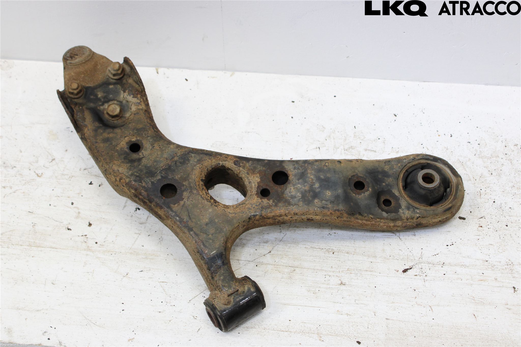 Toyota AVENSIS 16-18 Bärarm Fram Undre Vä