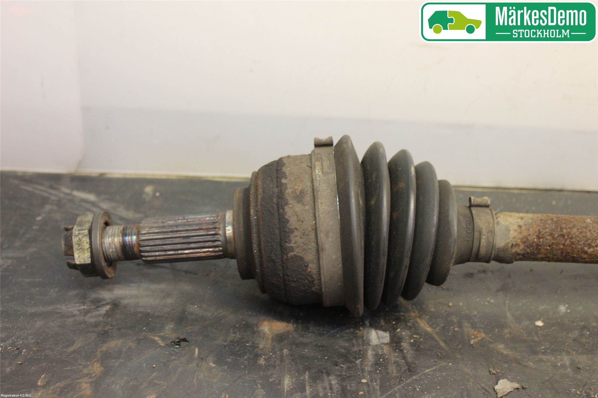 Nissan NOTE E11 06-14 Drivaxel Fram Höger