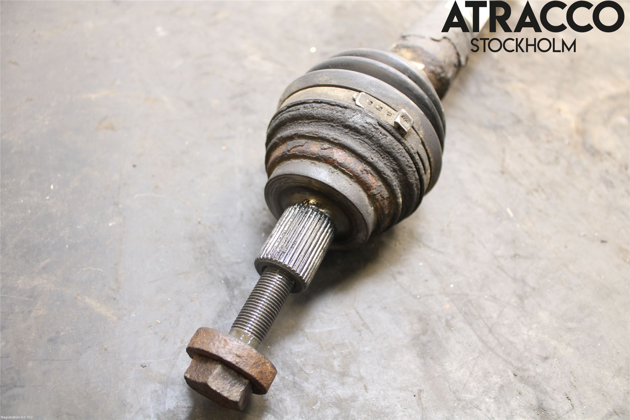 Volkswagen VW PASSAT 05-11 Drivaxel Fram Höger