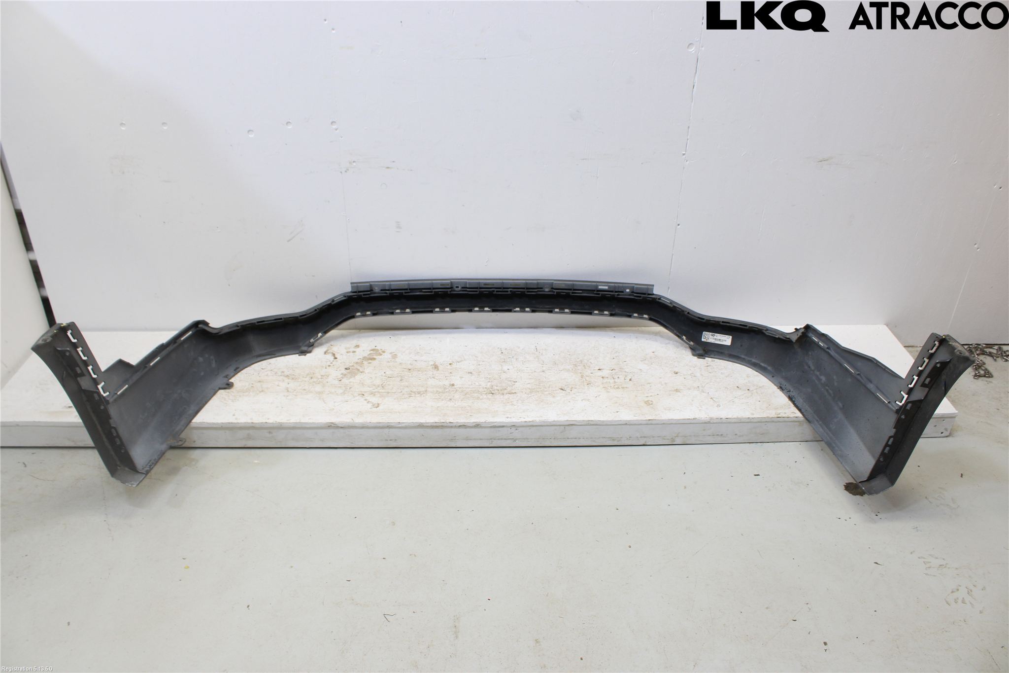 Audi A6 F2/C8 19- Stötfångardel Bak Mitt