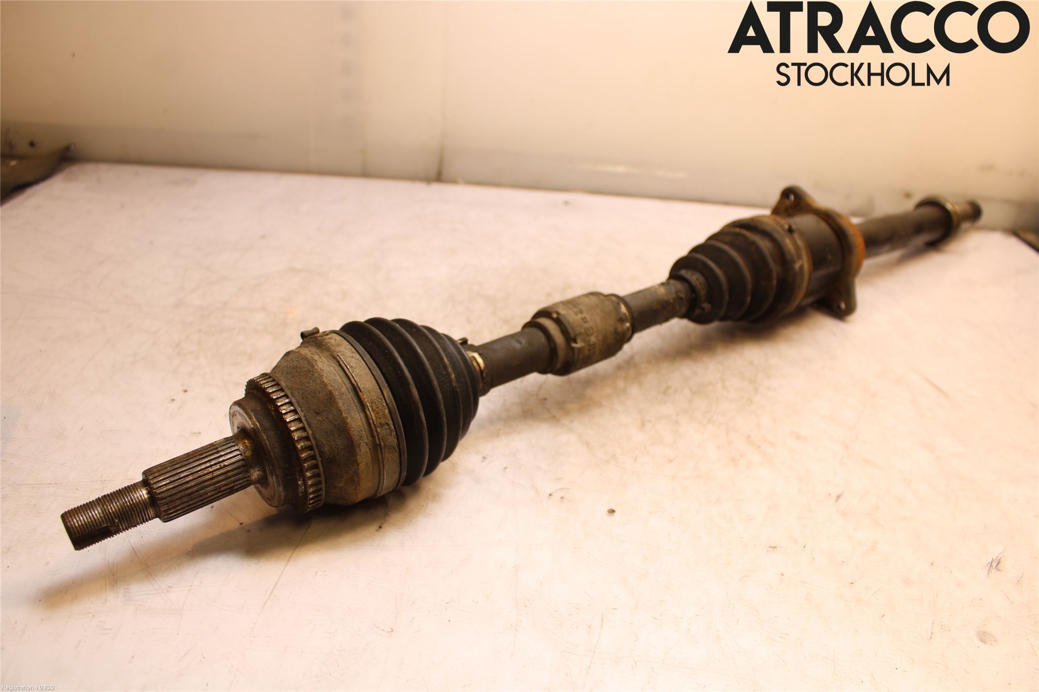 Toyota AVENSIS 03-06 Drivaxel Fram Höger