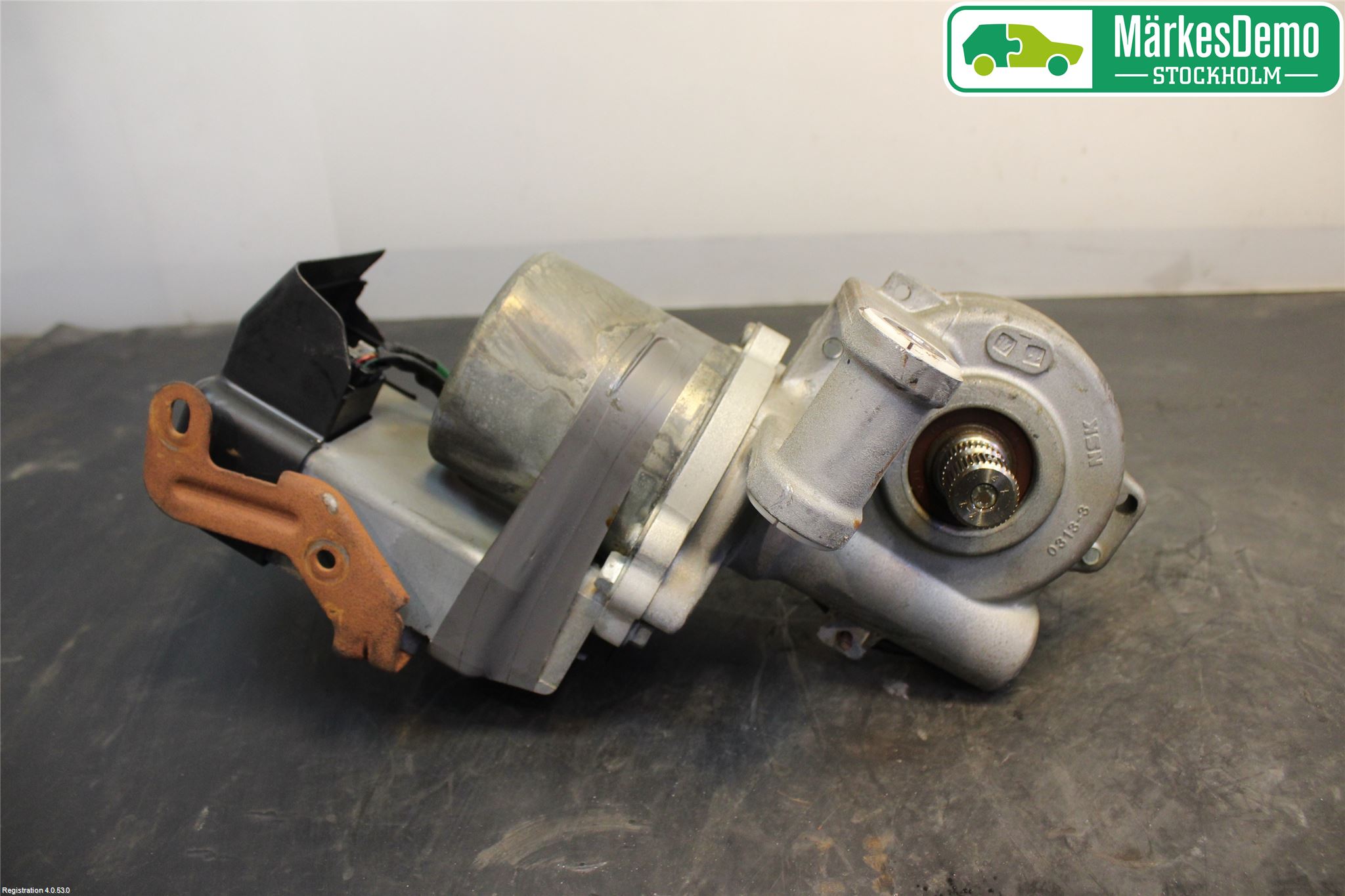 Toyota RAV4 13-18 Rattaxelagg Med Inb Servo