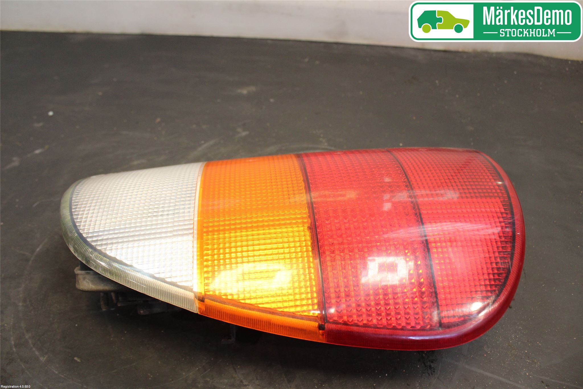 Volkswagen VW CADDY SKÅP    96-03 Bakljus Höger