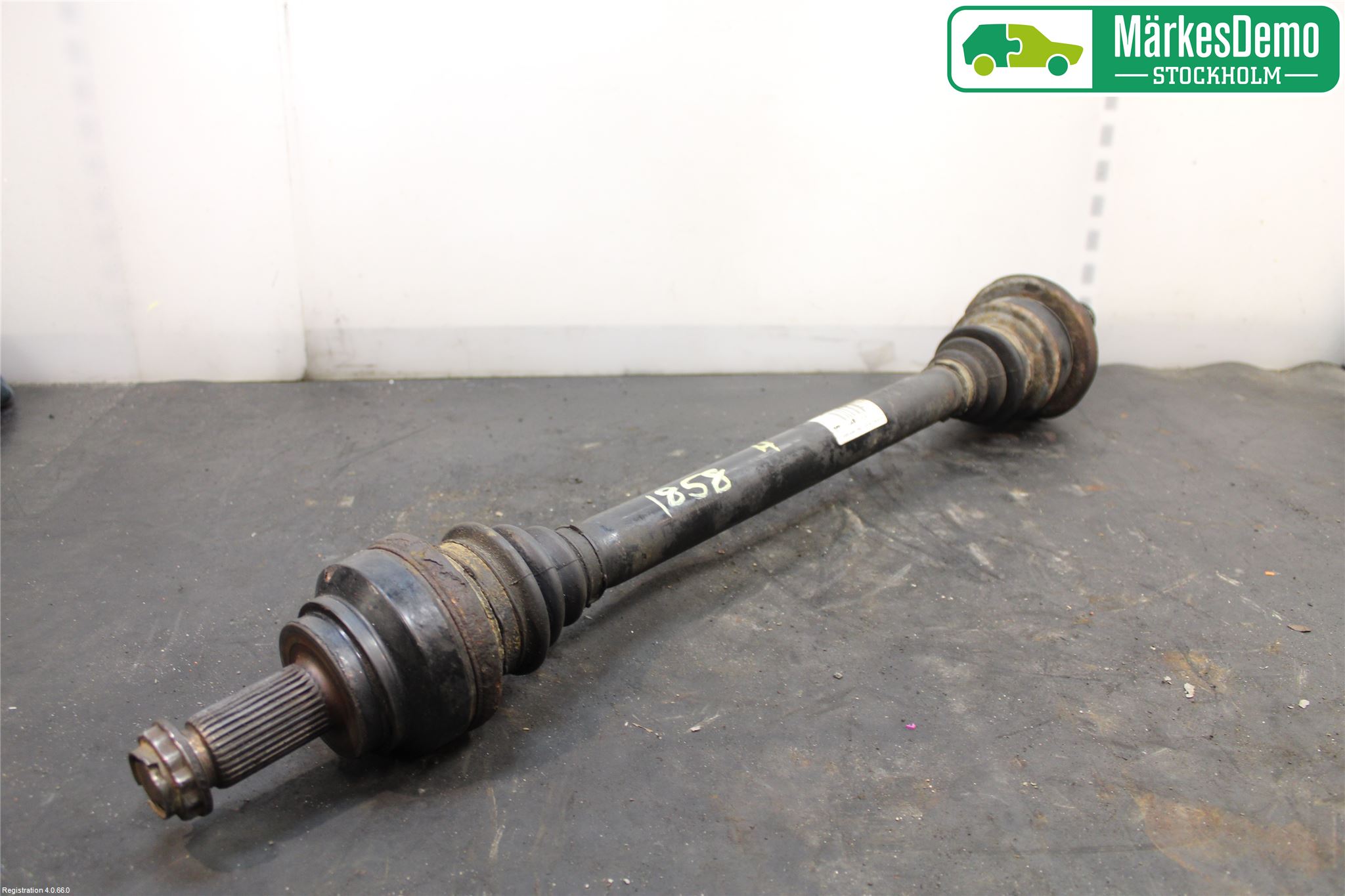 BMW 5 F10/F11/F18 09-17 Drivaxel Bak Höger