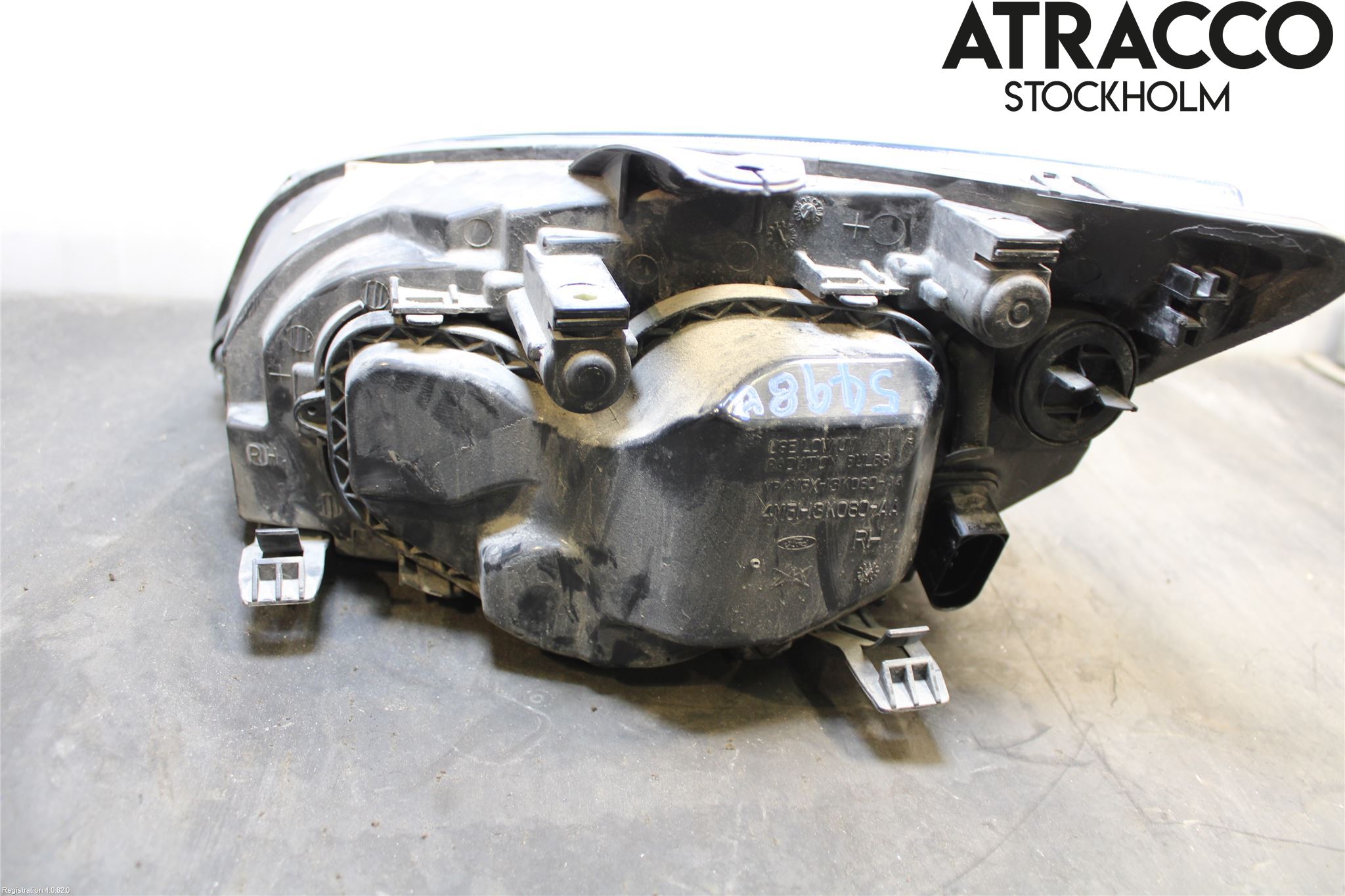 Ford FOCUS     04-07 Strålkastare Höger