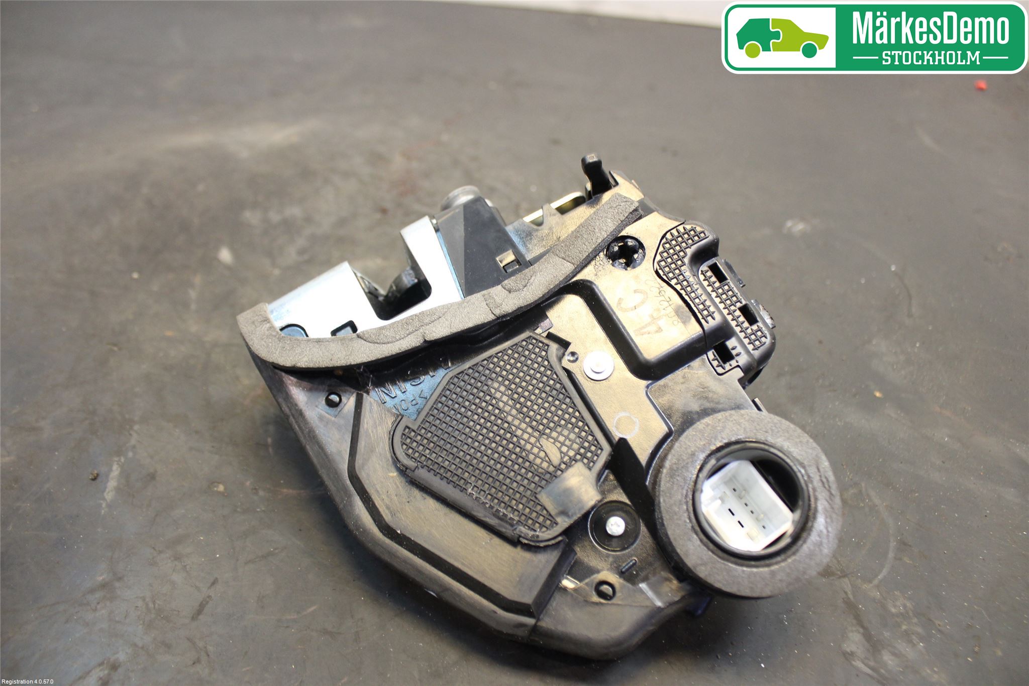 Toyota RAV4 13-18 Låskista-Dörrlås