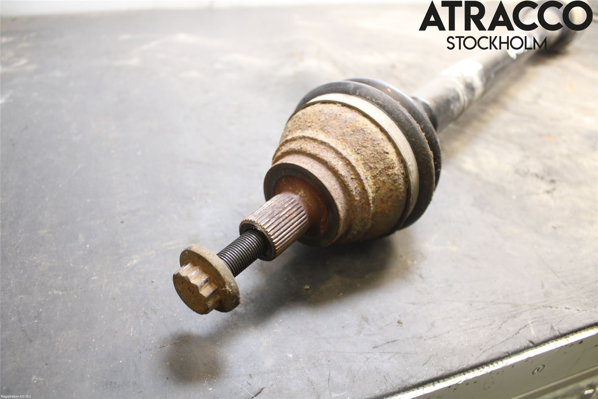 Volkswagen VW GOLF V 04-09 Drivaxel Fram Höger
