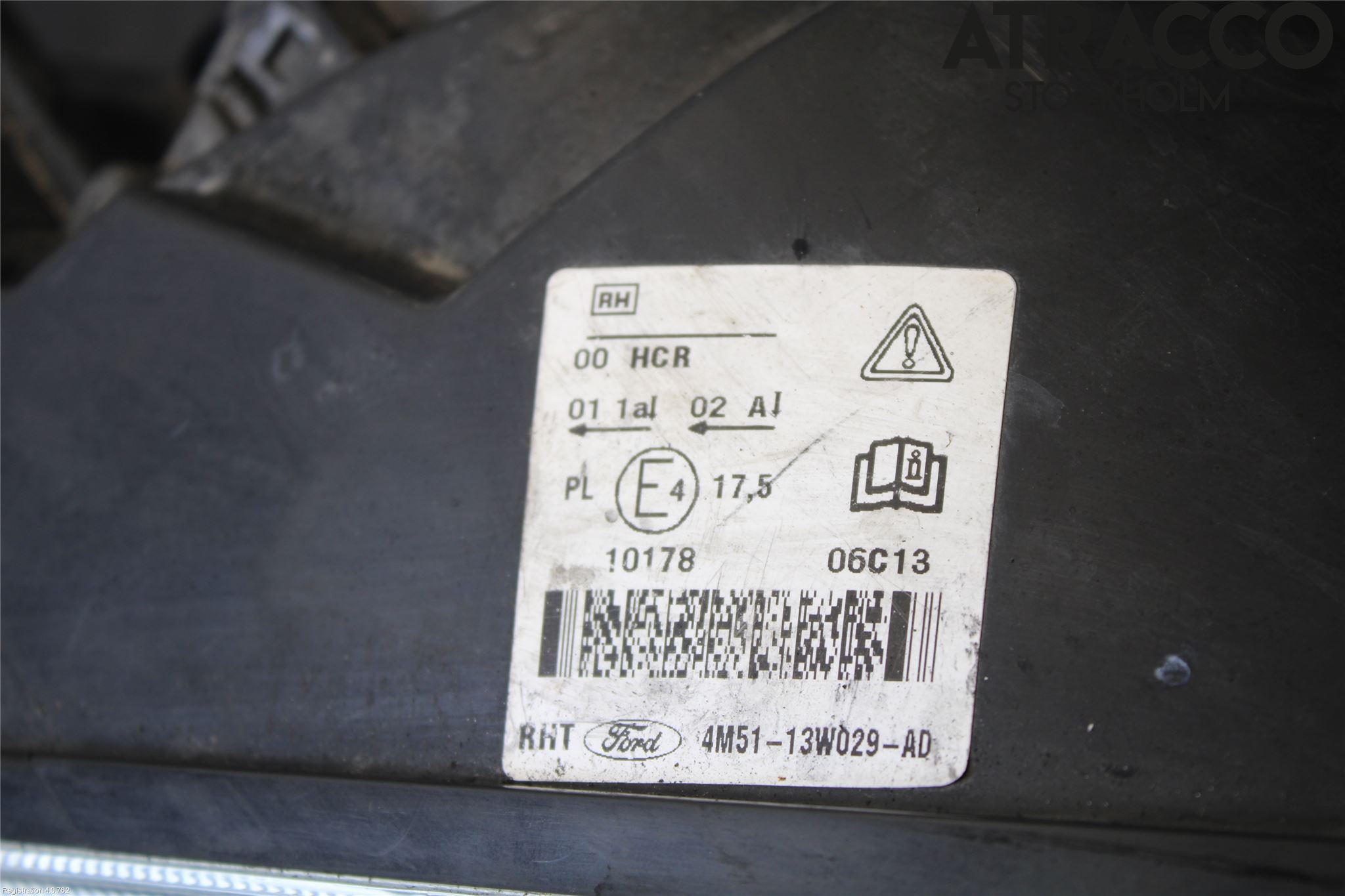 Ford FOCUS     04-07 Strålkastare Höger