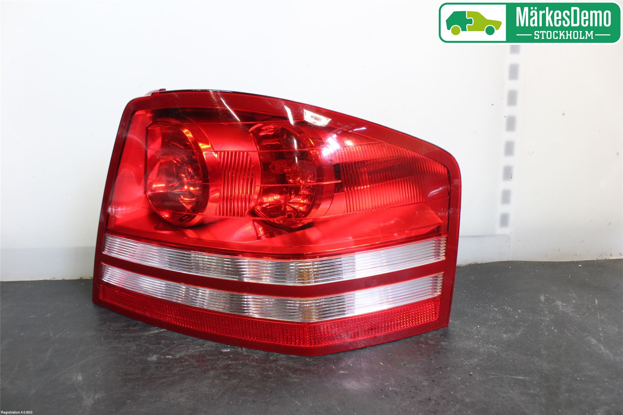 Dodge AVENGER Bakljus Höger