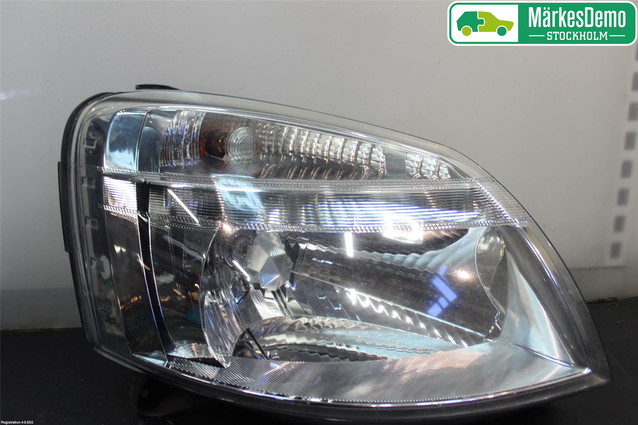 Peugeot PARTNER   03-08 Strålkastare Höger