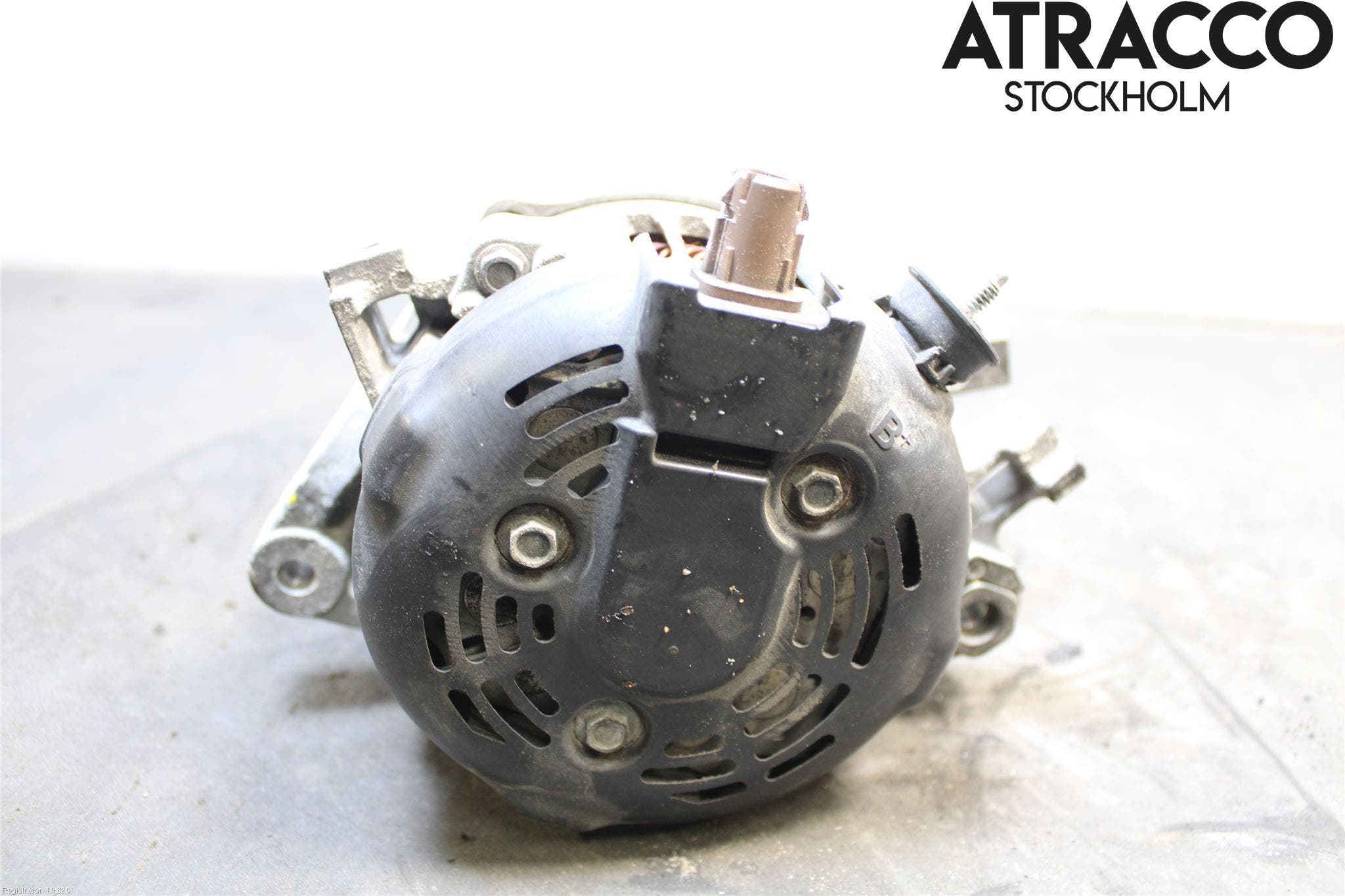 Toyota YARIS XP130 12-14 Generator