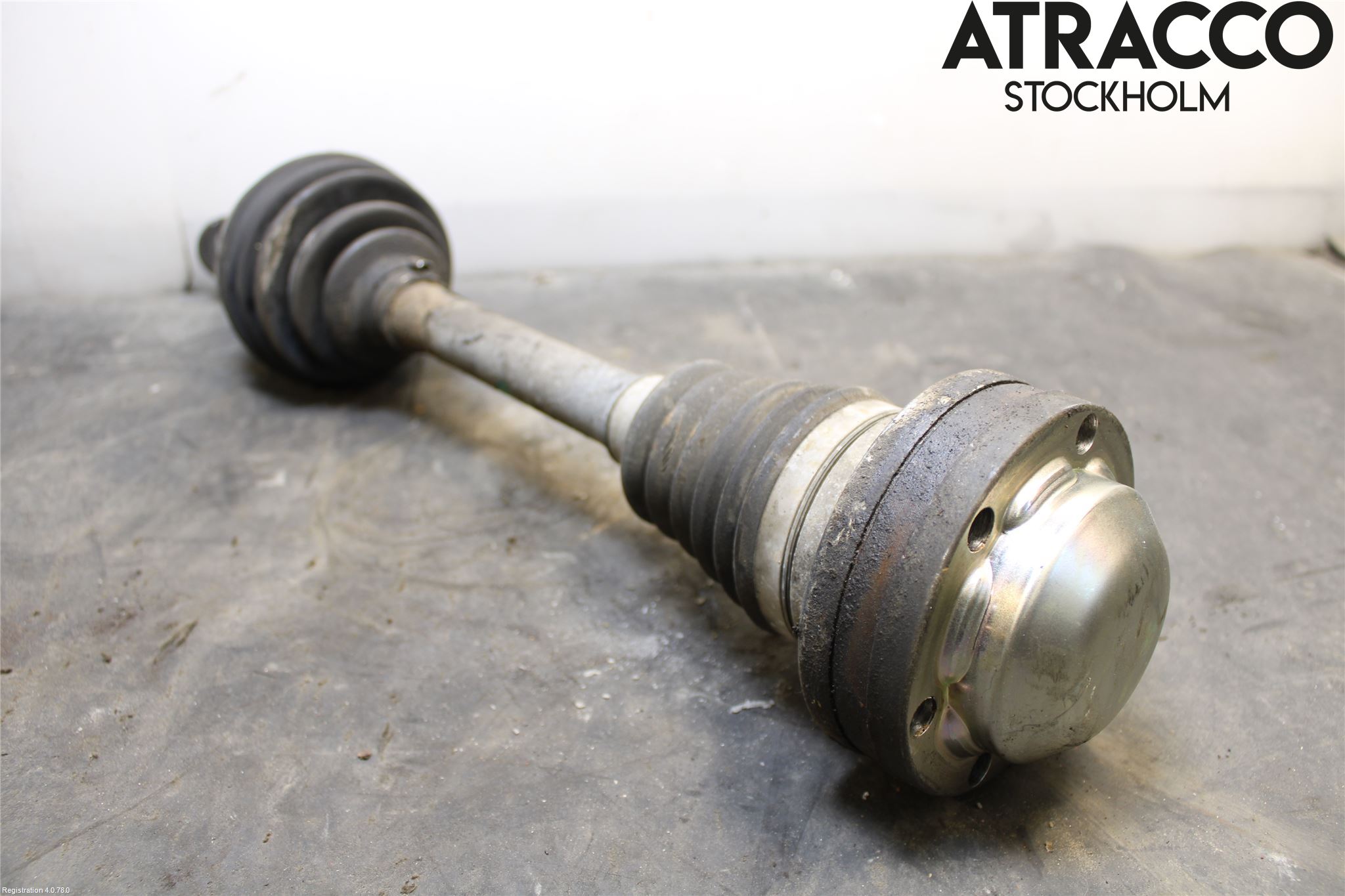 Volkswagen VW PASSAT 11-14 Drivaxel Fram Vänster