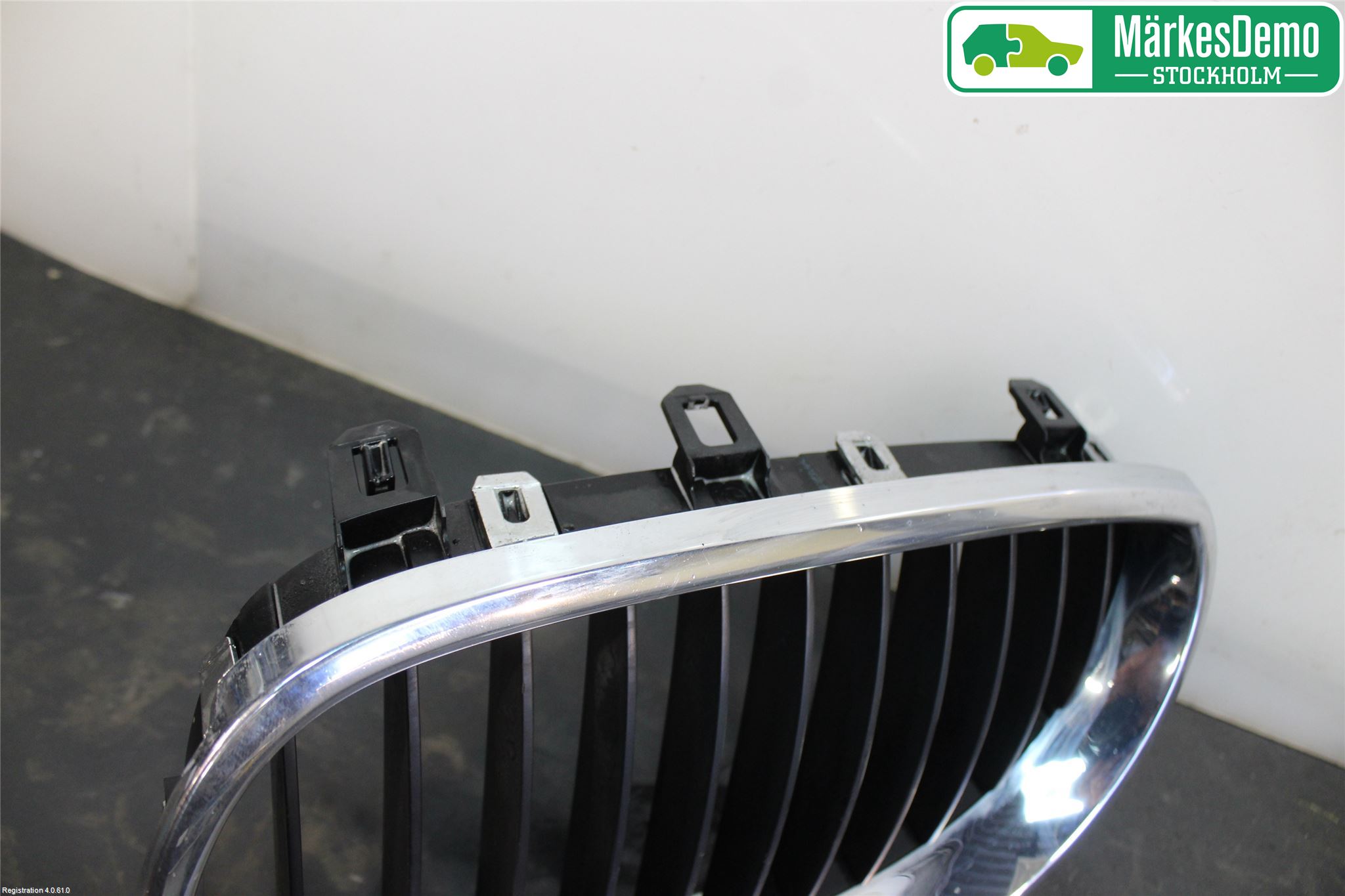 BMW 5 E60/61 Sed/Tou 02-10 Grilldel Vänster