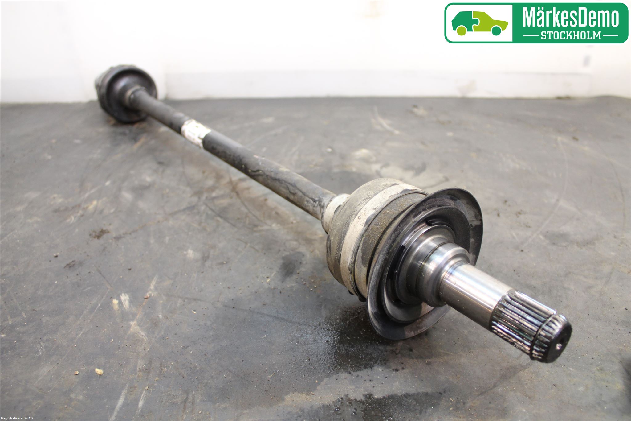 BMW 5 G30/G31/F90 17-23 Drivaxel Bak Höger