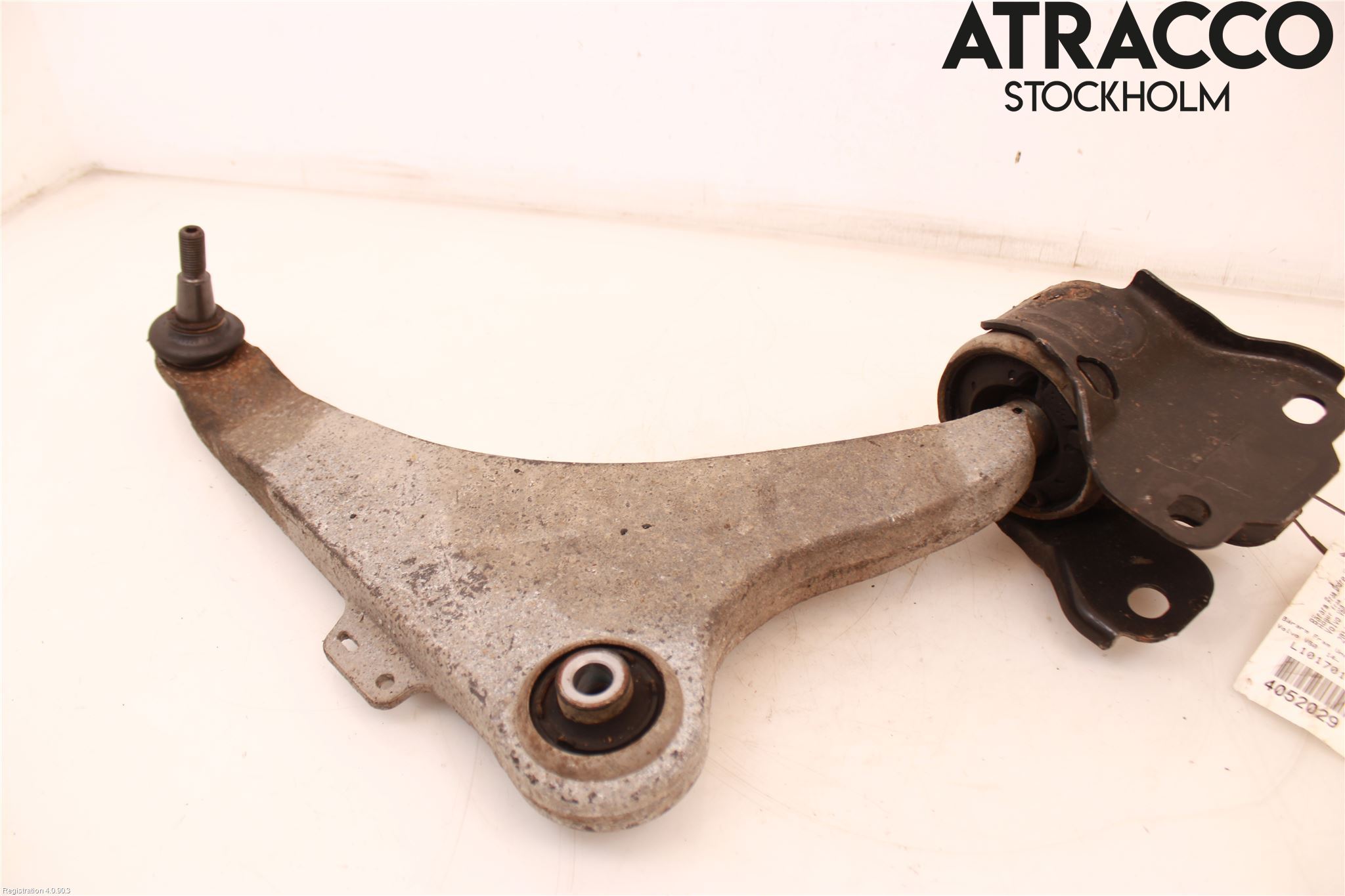 Volvo V60 14-18 Bärarm Fram Undre Hö