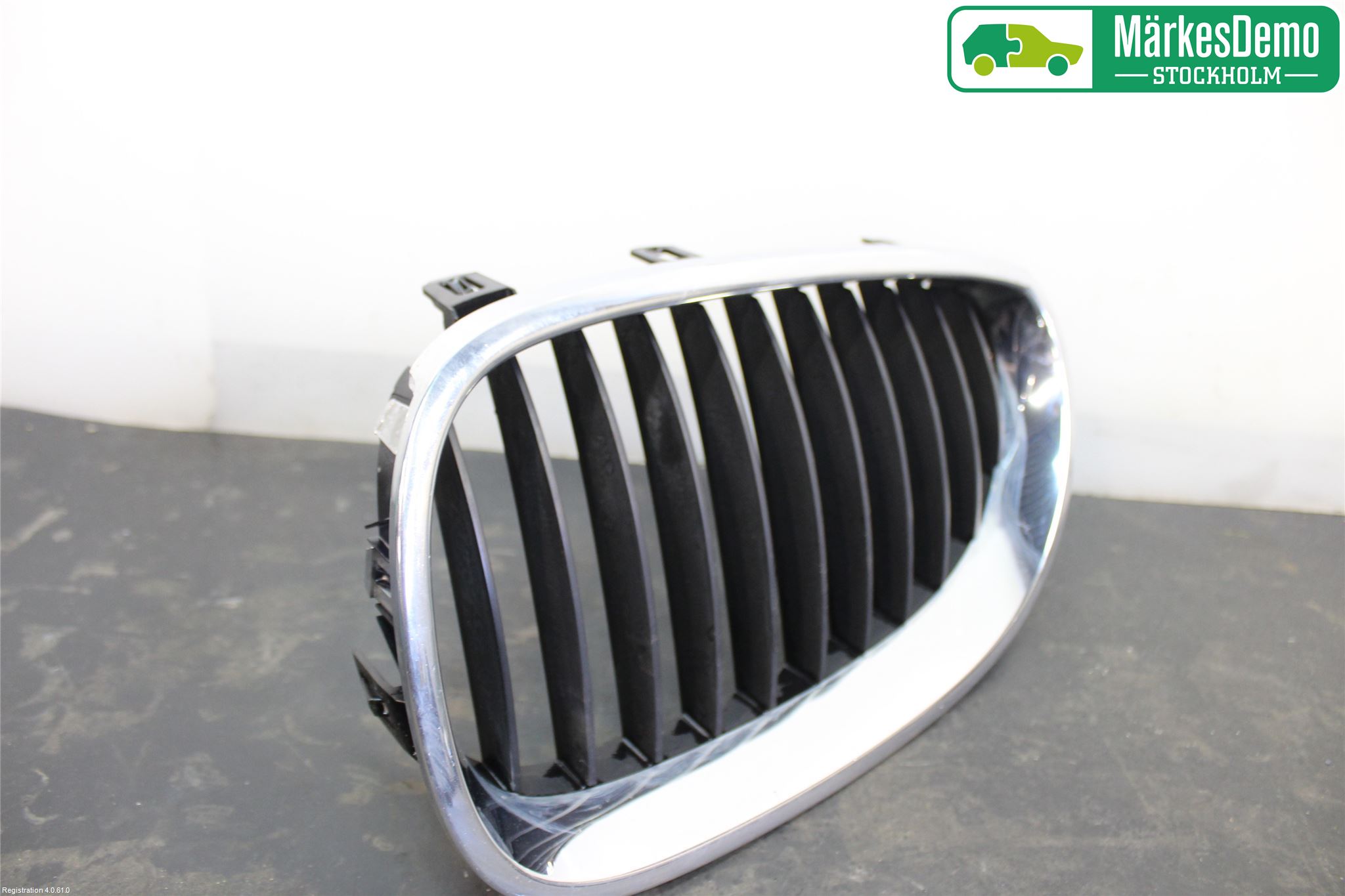BMW 5 E60/61 Sed/Tou 02-10 Grilldel Vänster