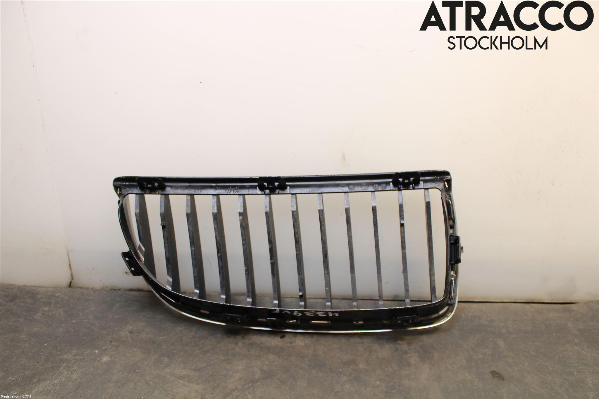 BMW 3 E90/91 SED/TOU 05-12 Grilldel Vänster