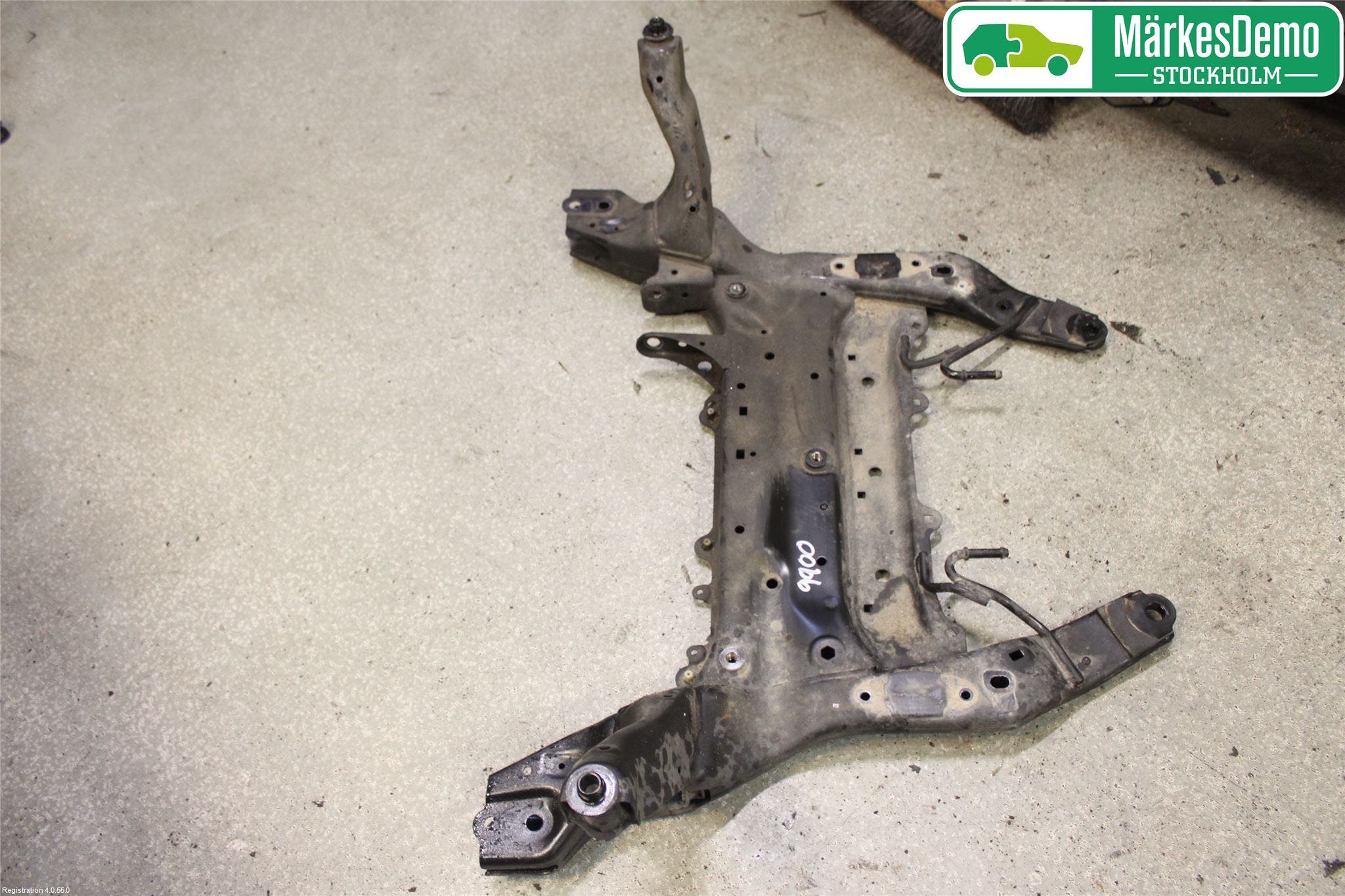 BMW 2 F45 Active Tourer 14-21 Framvagnsbalk