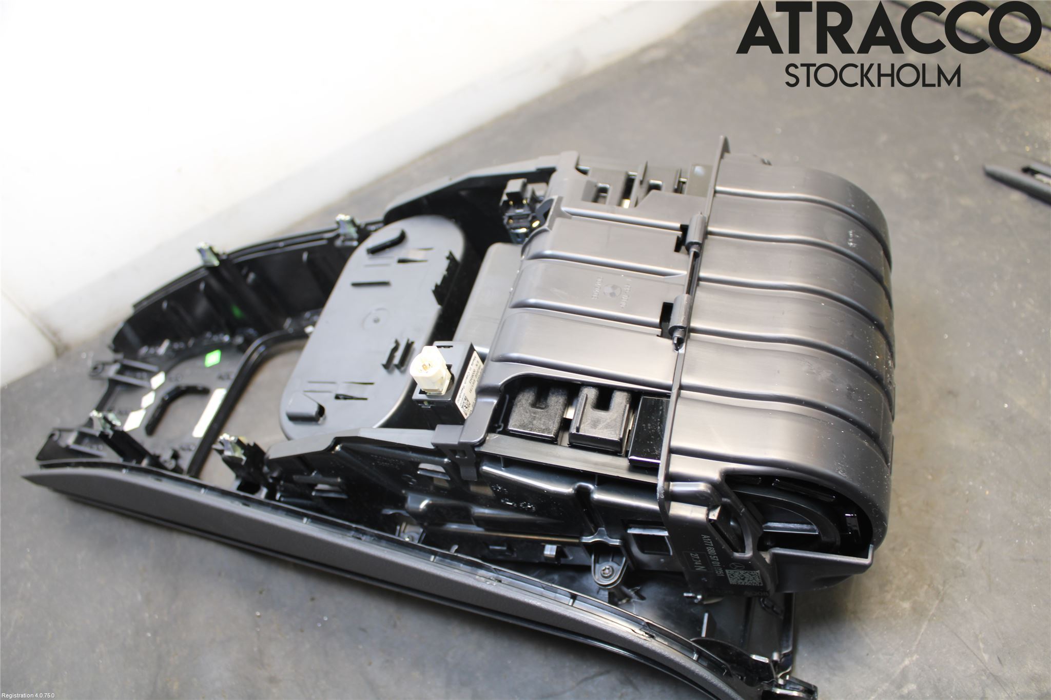 Mercedes-Benz MB A-KLASS (W177) 18- Instrumentkonsoll Mitt