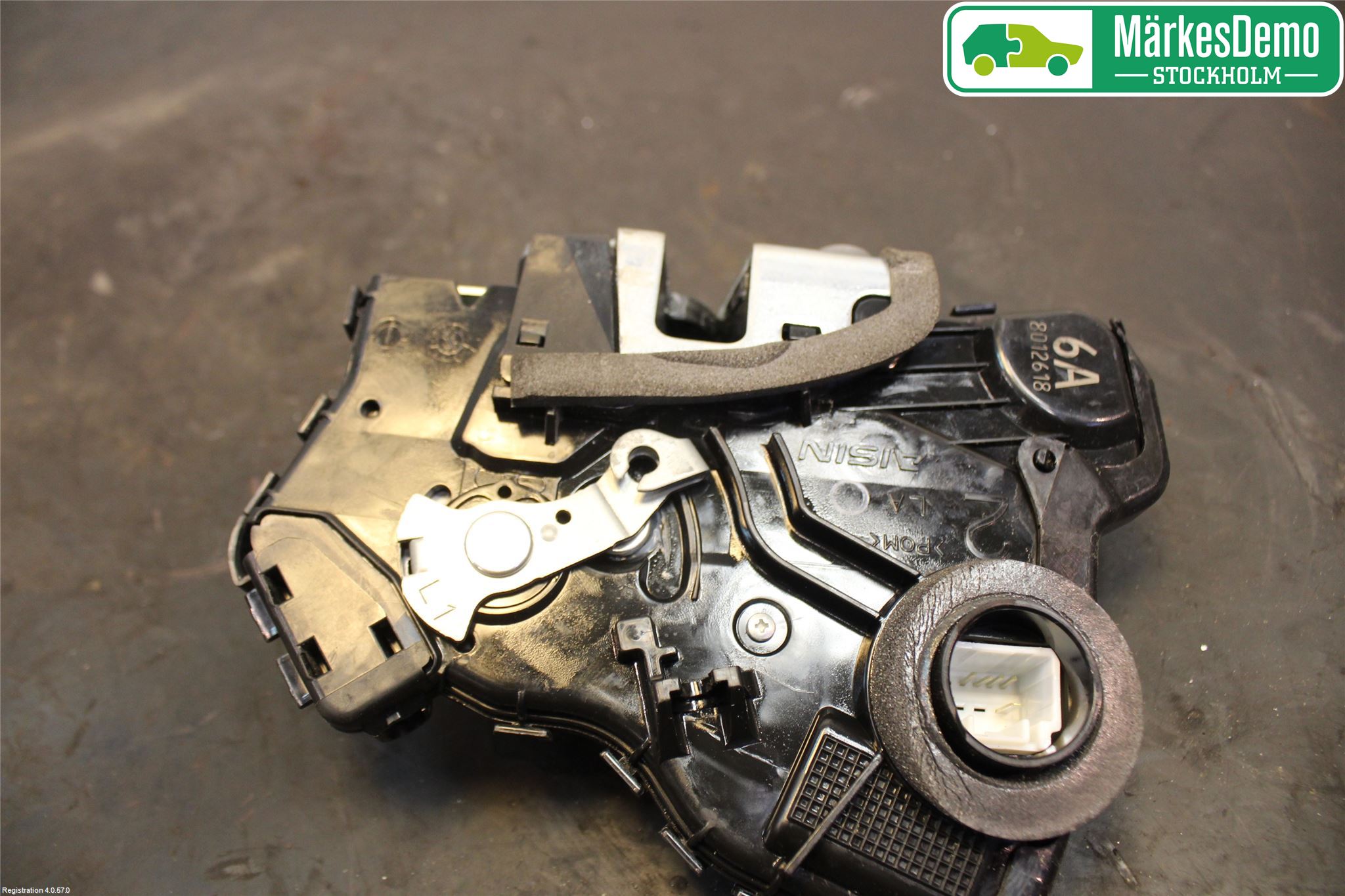 Toyota RAV4 13-18 Låskista-Dörrlås