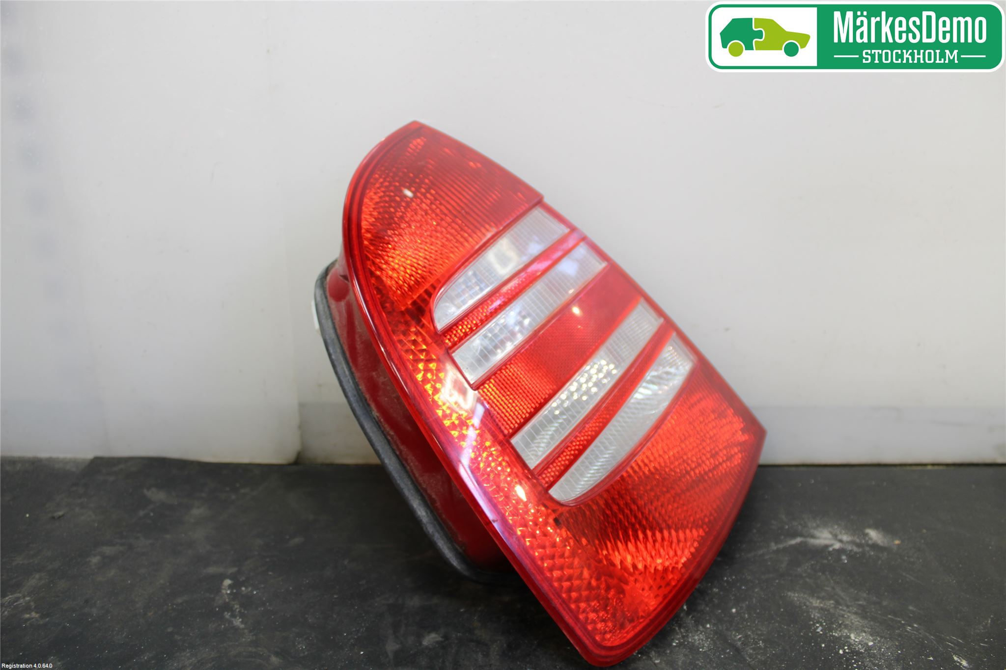 Skoda SUPERB 01-08 Bakljus Vänster