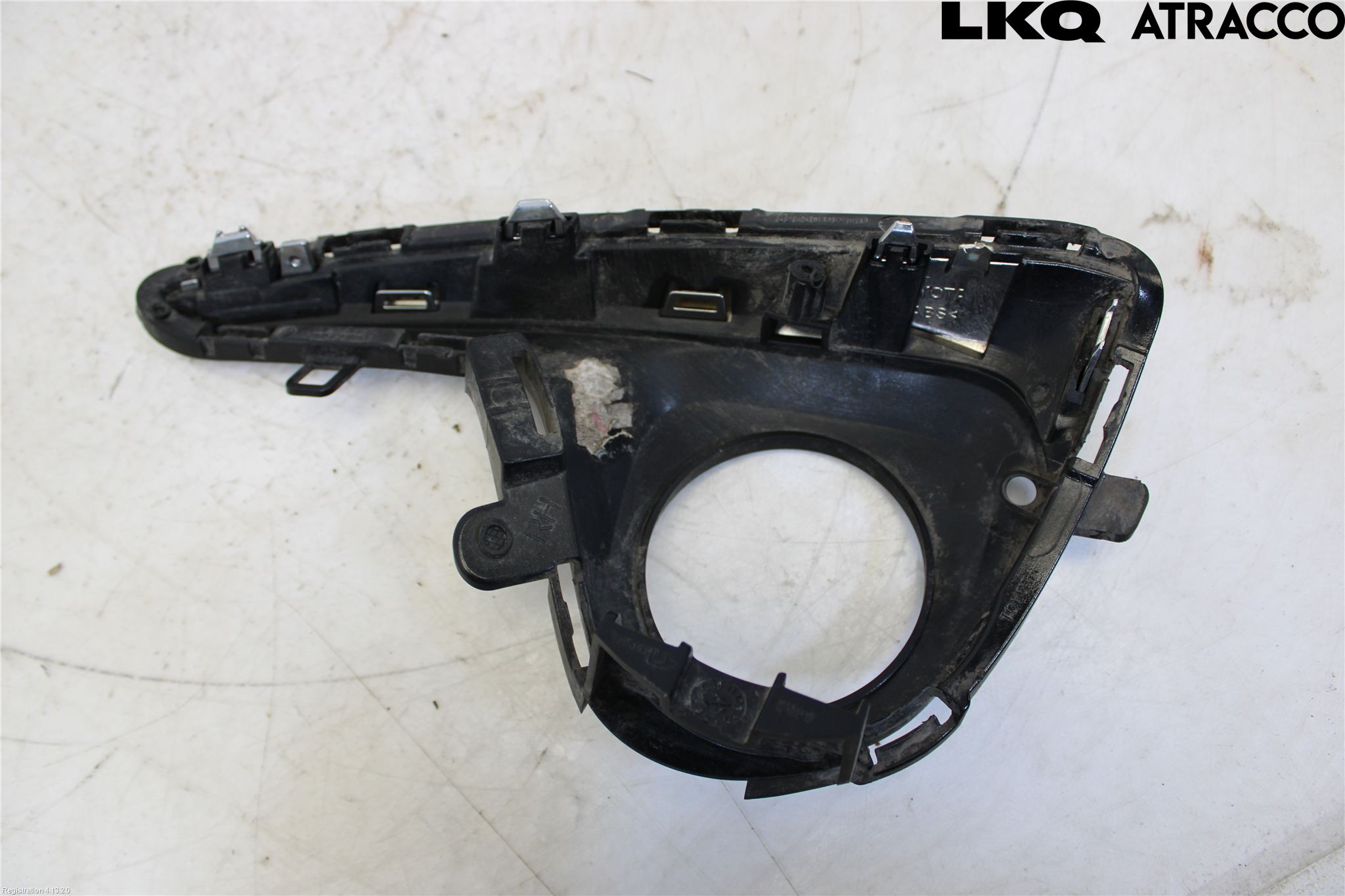 Toyota YARIS XP130 15-20 Dimljussarg Fram