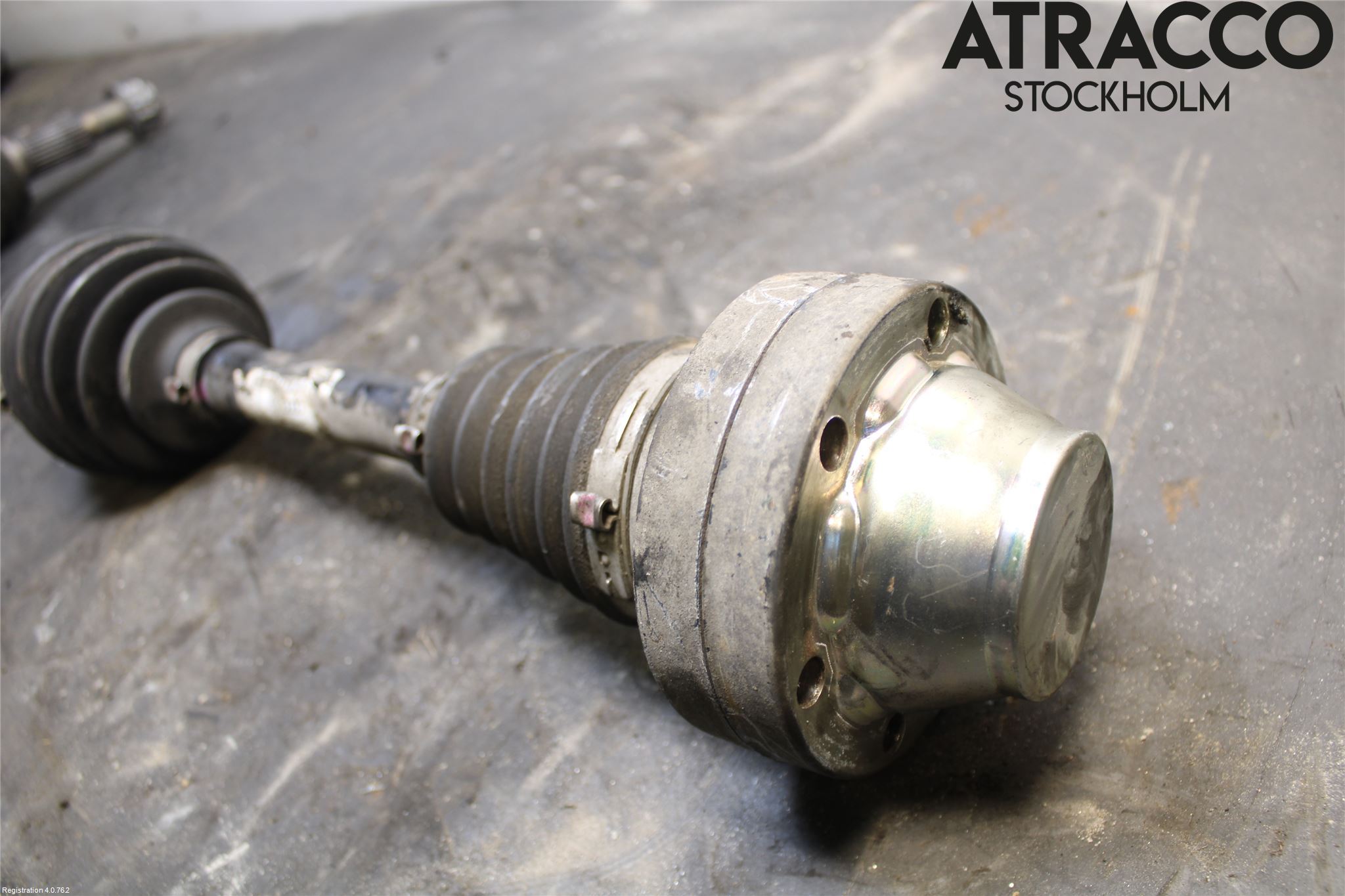 Porsche CAYENNE 03- Drivaxel Fram Höger