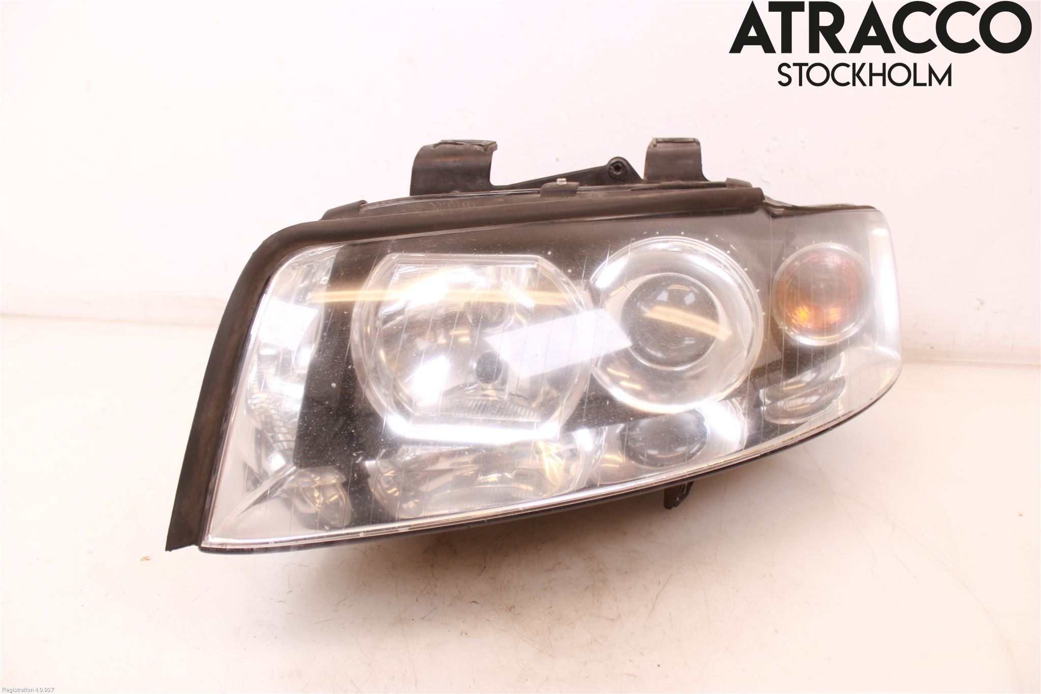 Audi A4/S4 01-05 Strålkastare Vänster