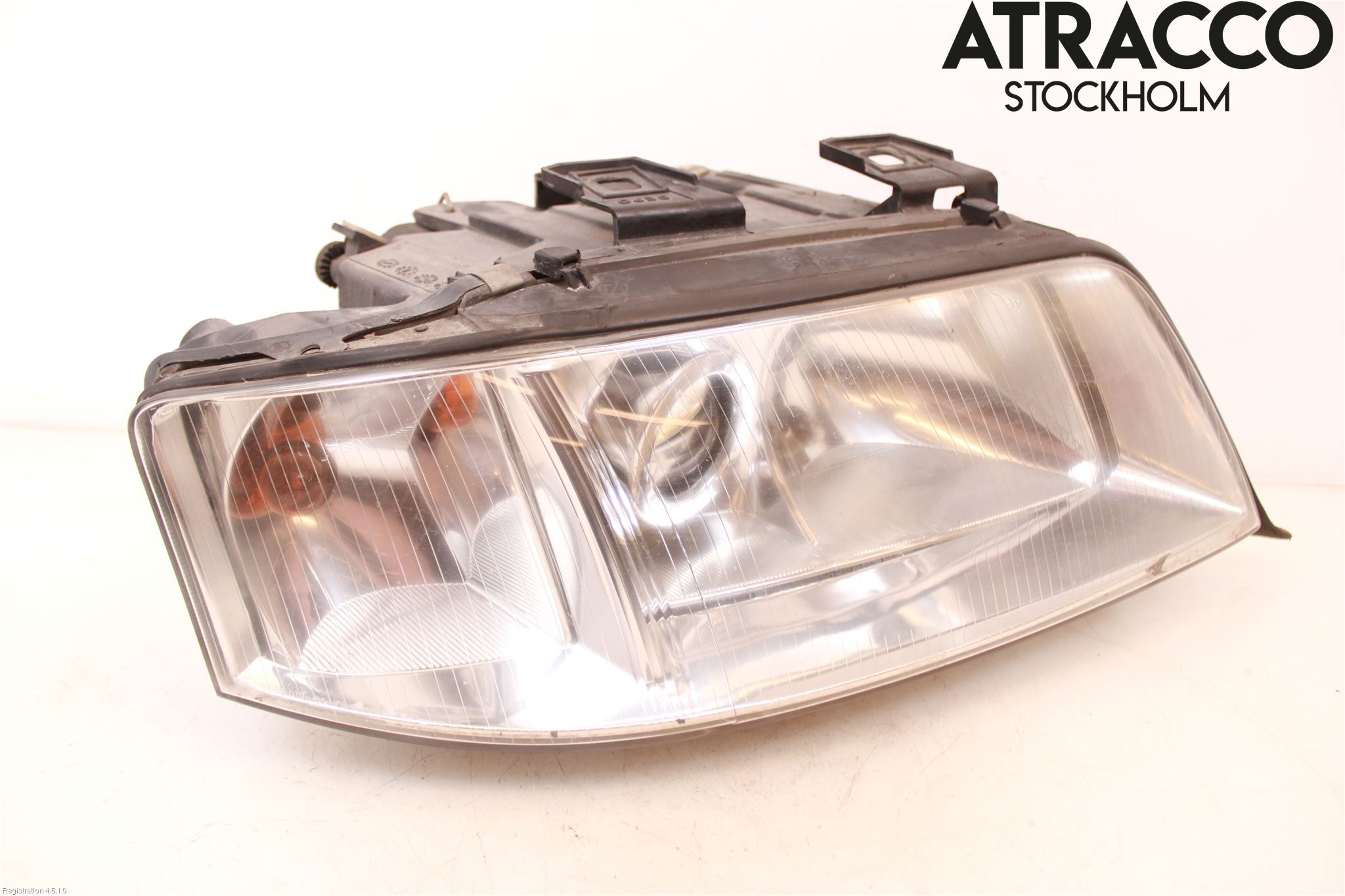 Audi A6/S6     97-05 Strålkastare Höger