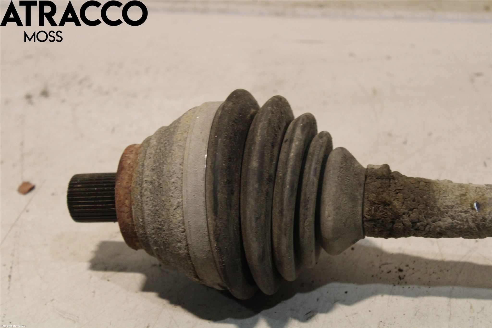 Volkswagen VW PASSAT 05-11 Drivaxel Fram Vänster