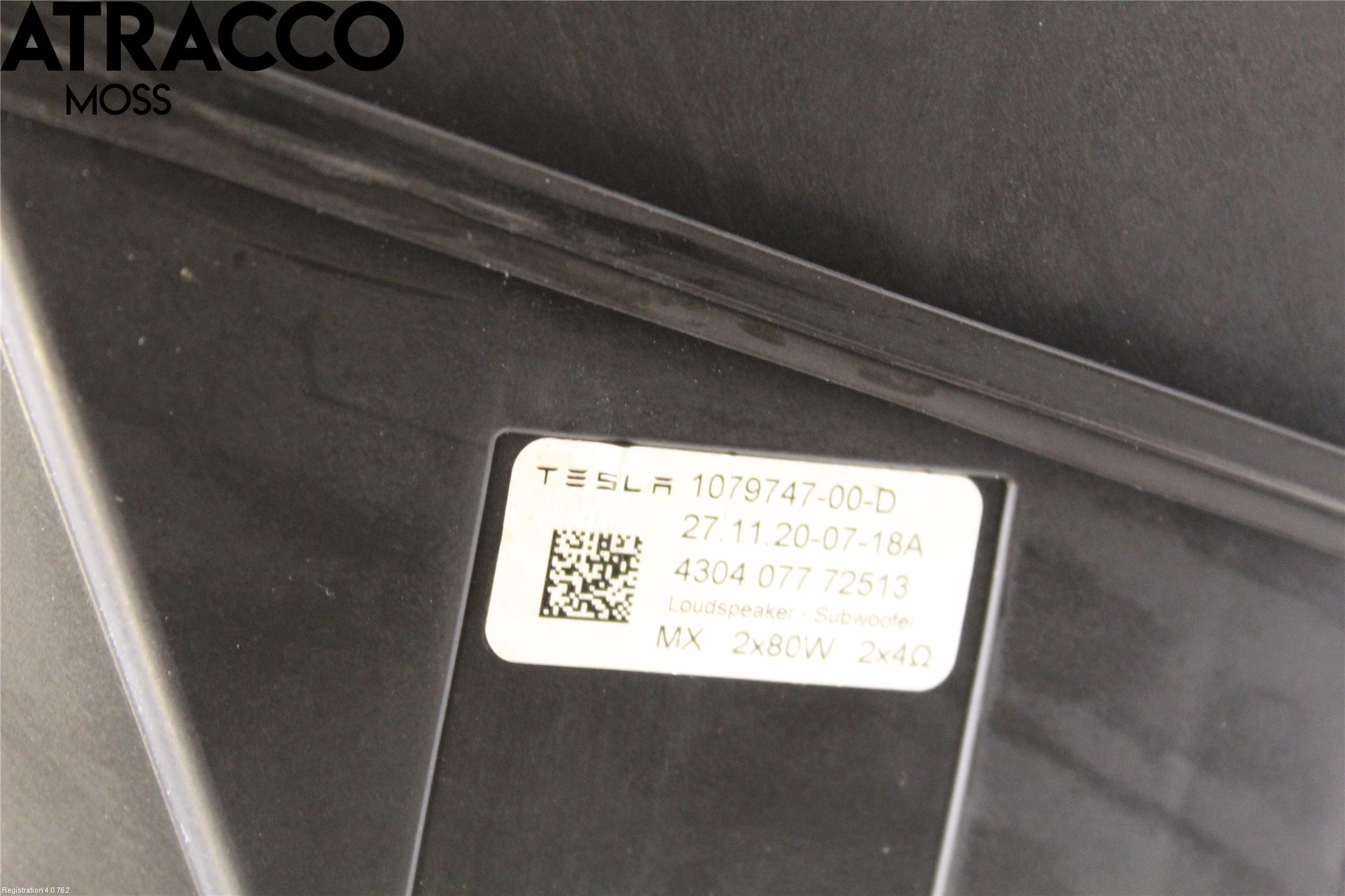 Tesla MODEL 3 17- Högtalare