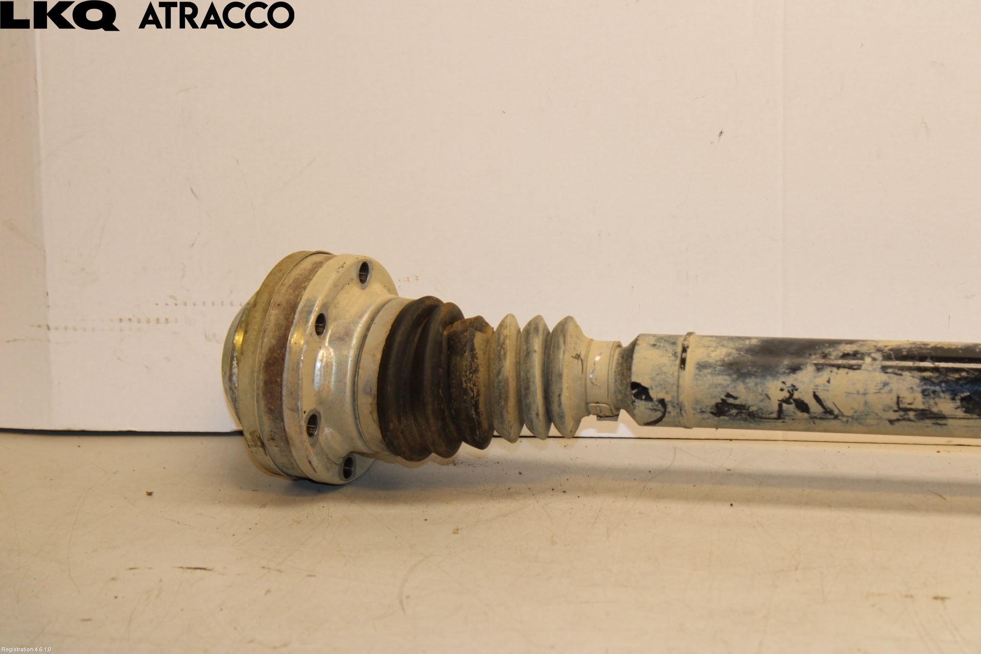 Volkswagen VW CADDY 11-15 Drivaxel Fram Höger