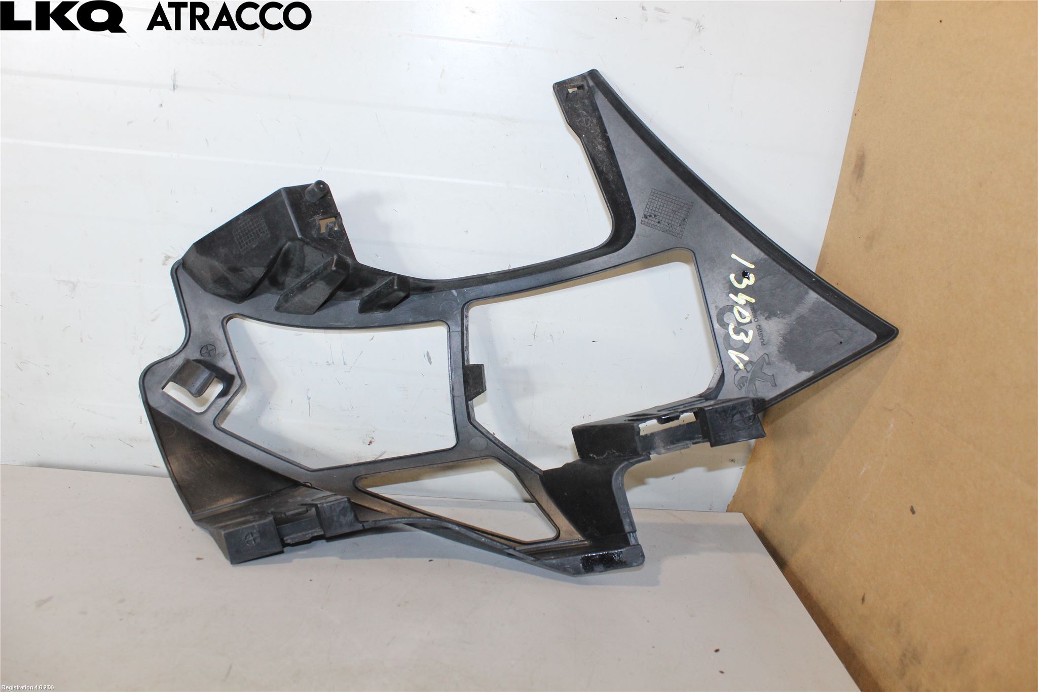 Peugeot 3008 17-24 Strålkast Fästsarg