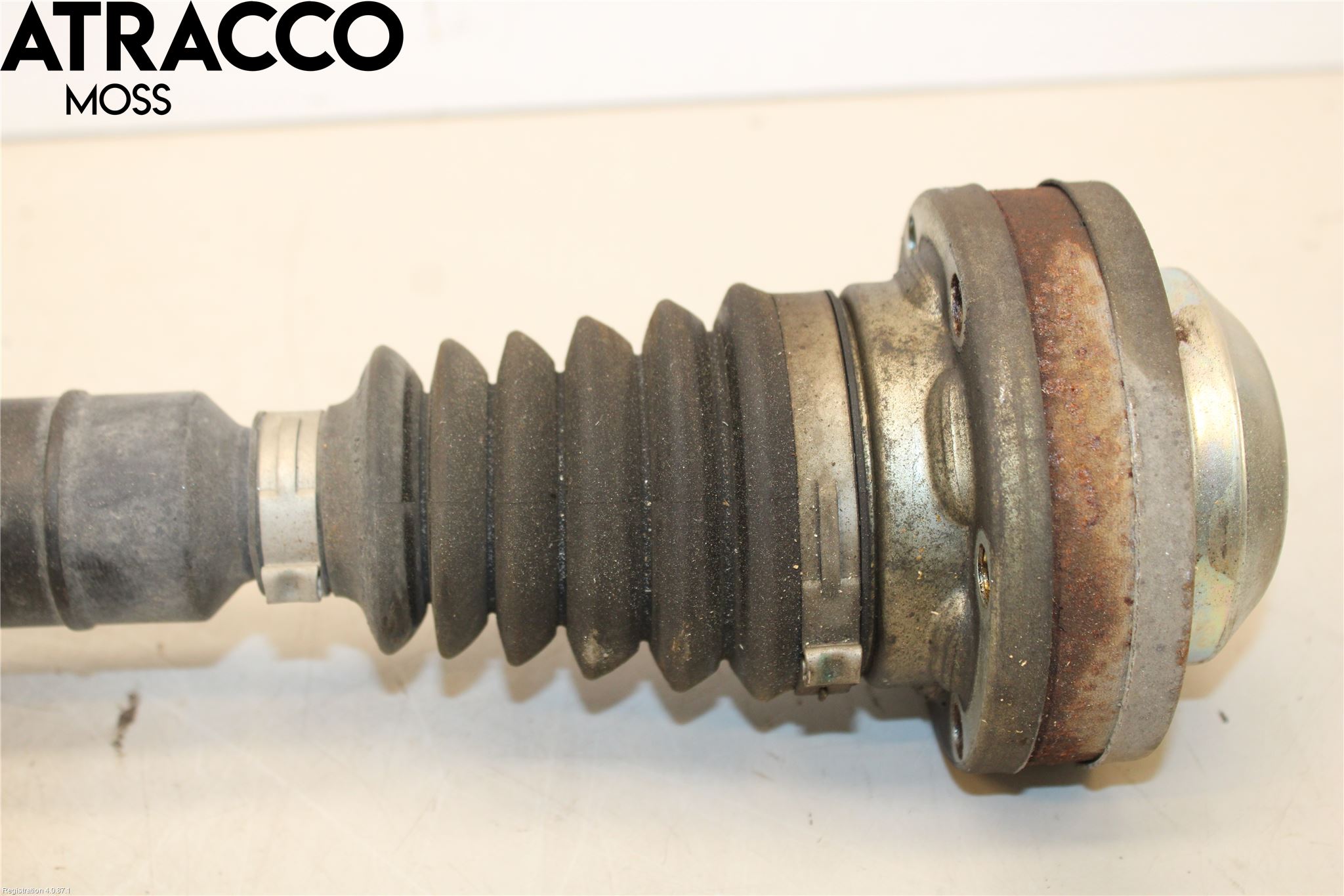 Volkswagen VW CADDY 11-15 Drivaxel Fram Höger